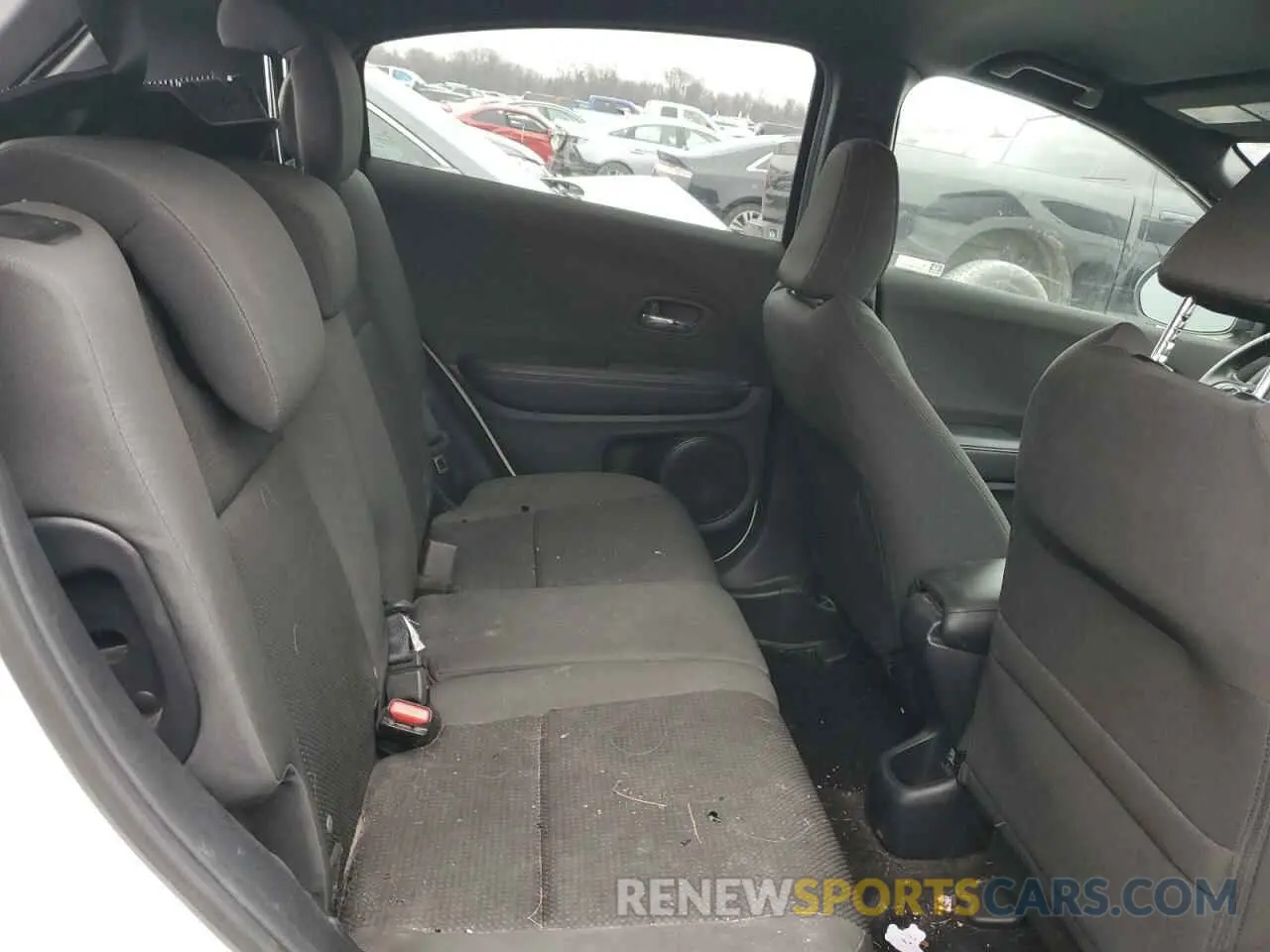 10 Photograph of a damaged car 3CZRU6H15MM738952 HONDA HR-V 2021
