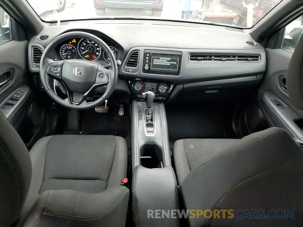 8 Photograph of a damaged car 3CZRU6H15MM738952 HONDA HR-V 2021