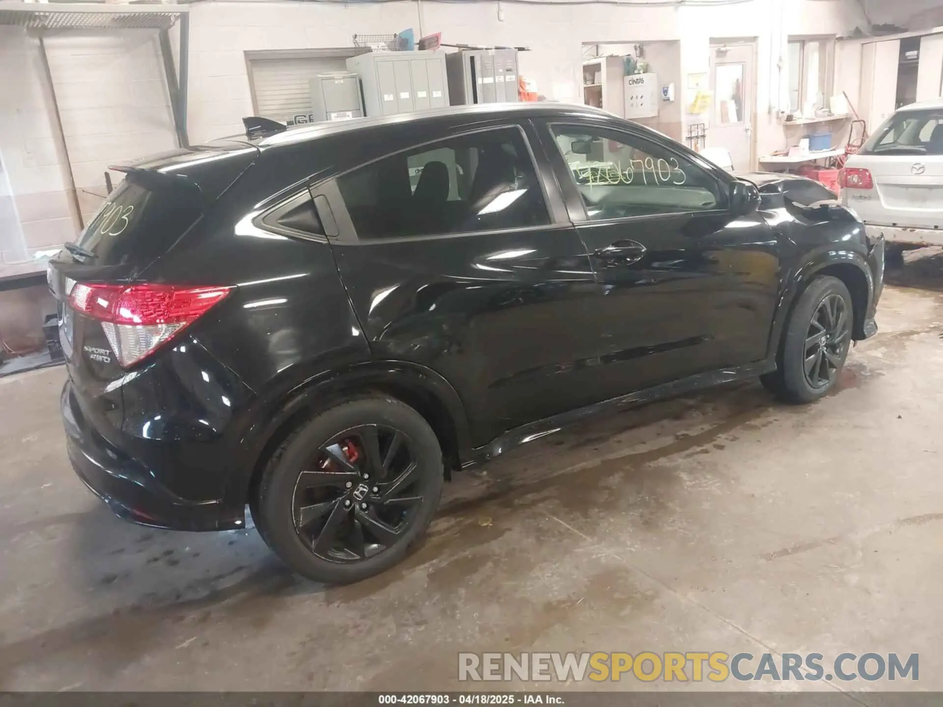 4 Photograph of a damaged car 3CZRU6H16MM743688 HONDA HR-V 2021