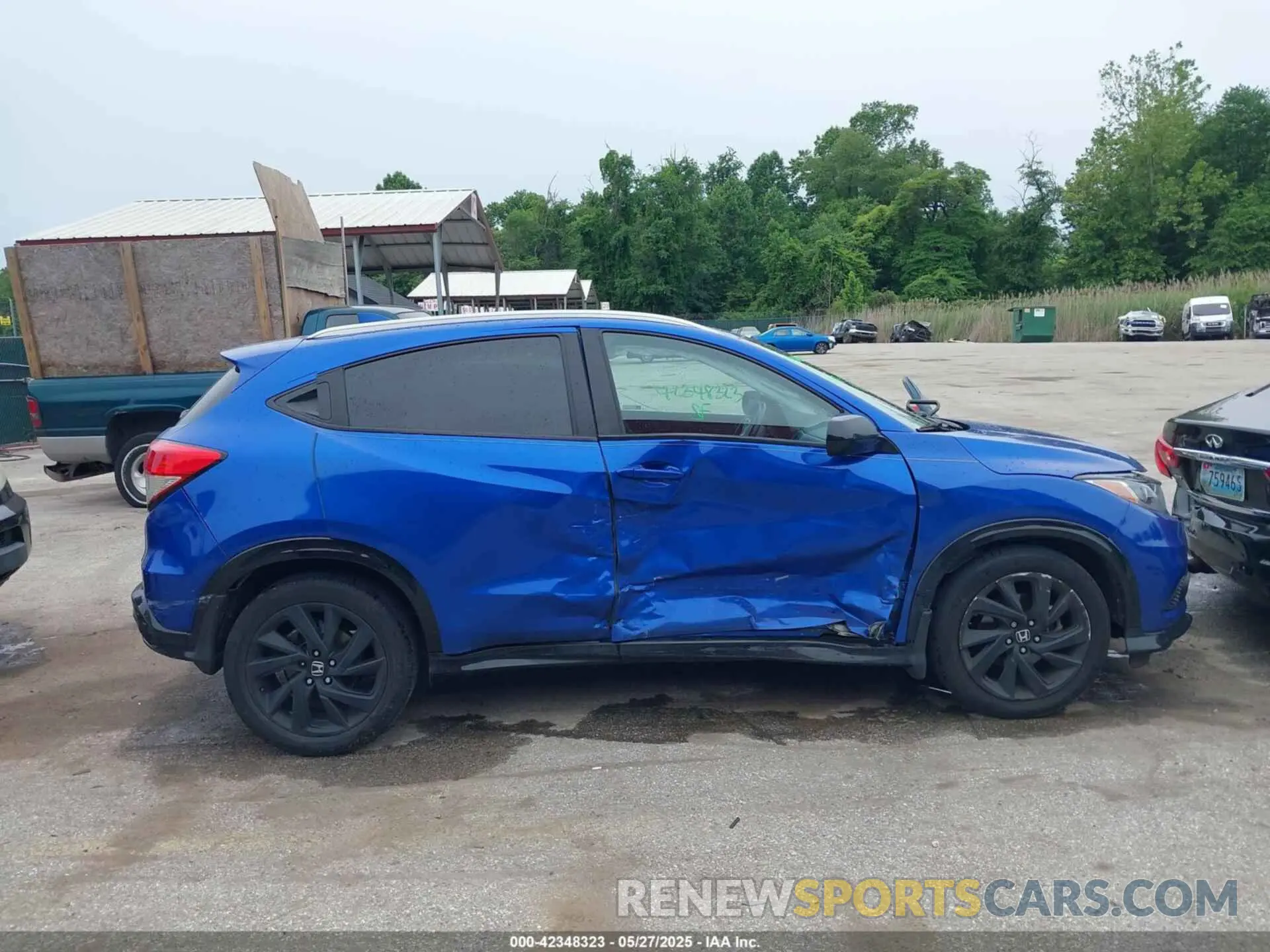 13 Photograph of a damaged car 3CZRU6H1XMM747601 HONDA HR-V 2021