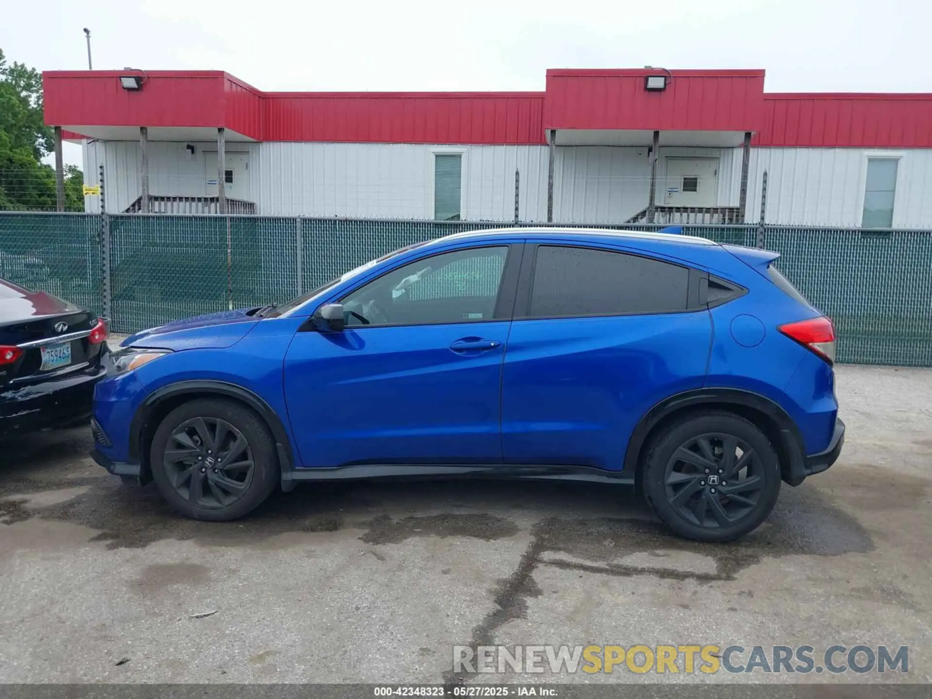 14 Photograph of a damaged car 3CZRU6H1XMM747601 HONDA HR-V 2021