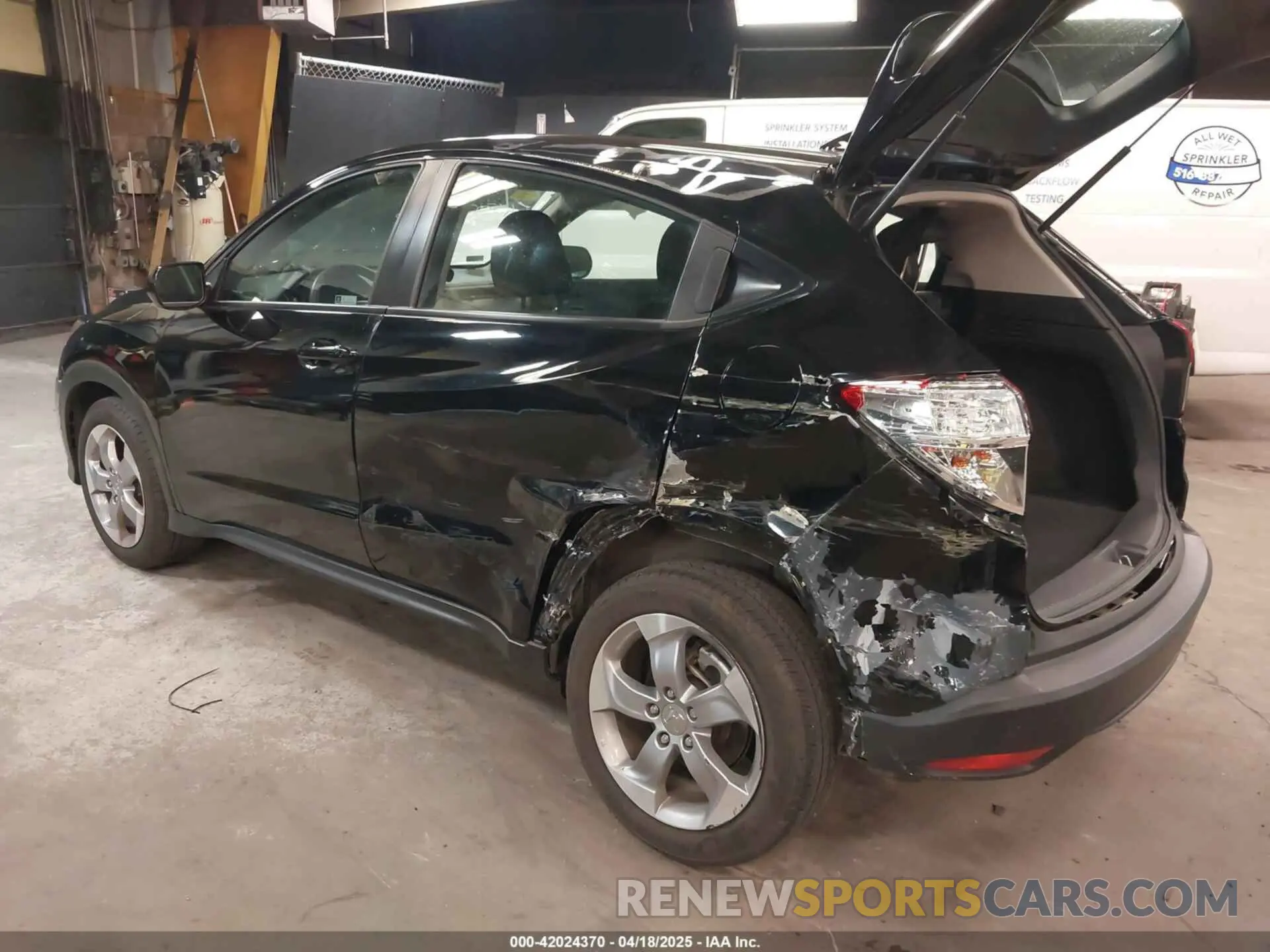 3 Photograph of a damaged car 3CZRU6H30MM710767 HONDA HR-V 2021