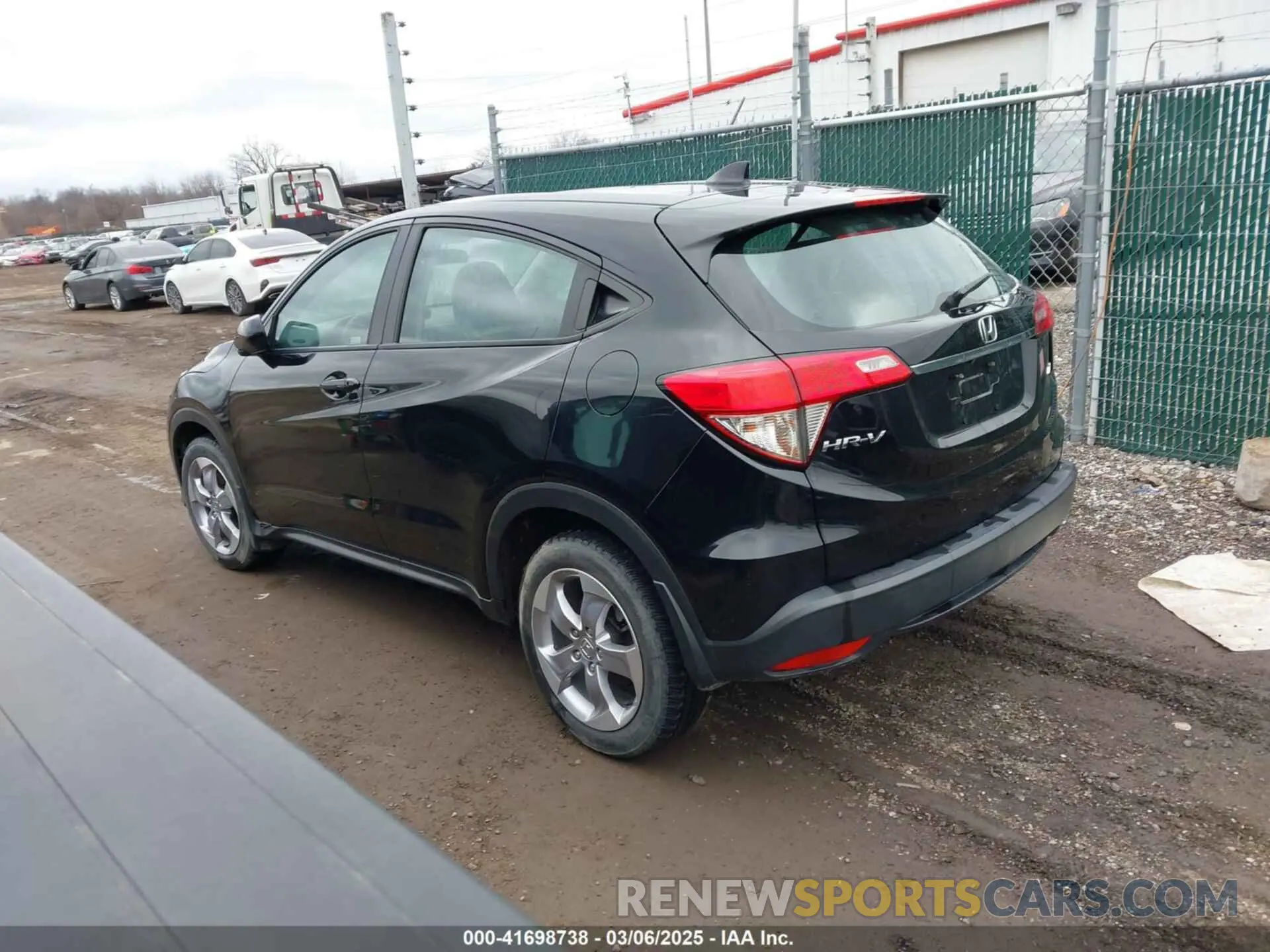 3 Photograph of a damaged car 3CZRU6H30MM711305 HONDA HR-V 2021