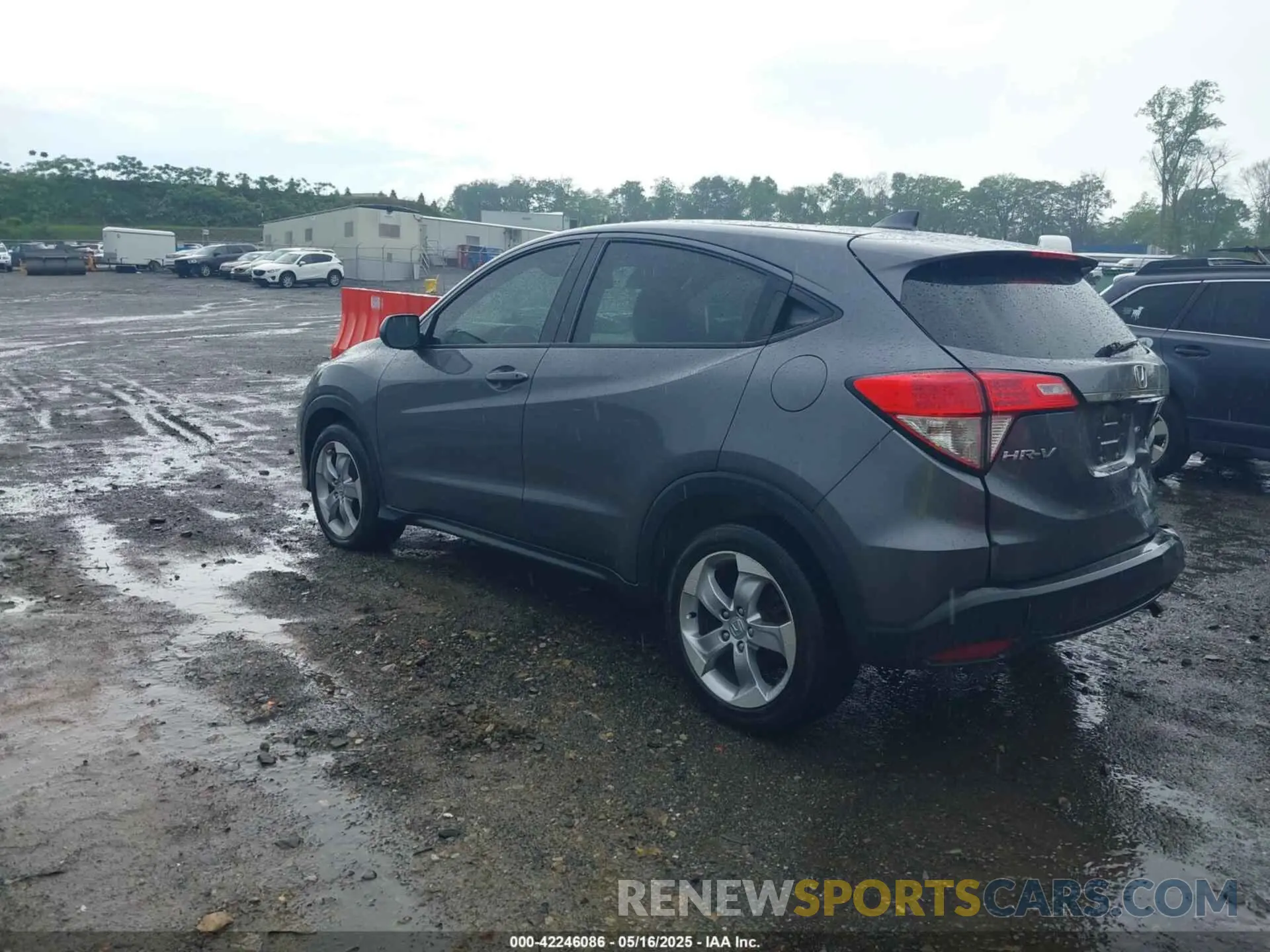 3 Photograph of a damaged car 3CZRU6H30MM744305 HONDA HR-V 2021