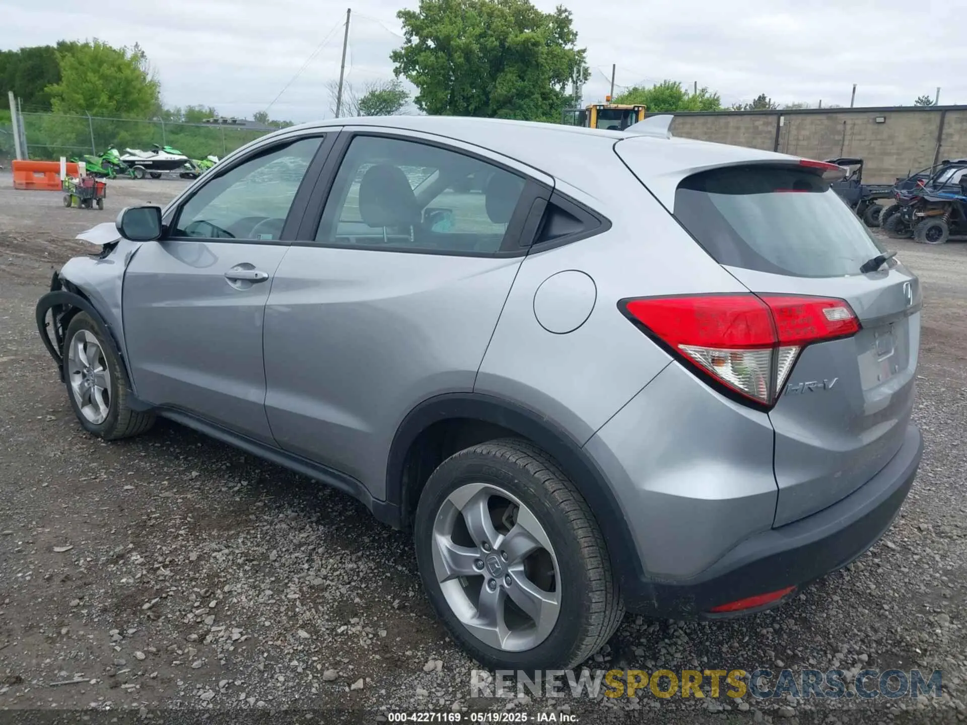 3 Photograph of a damaged car 3CZRU6H31MM703150 HONDA HR-V 2021