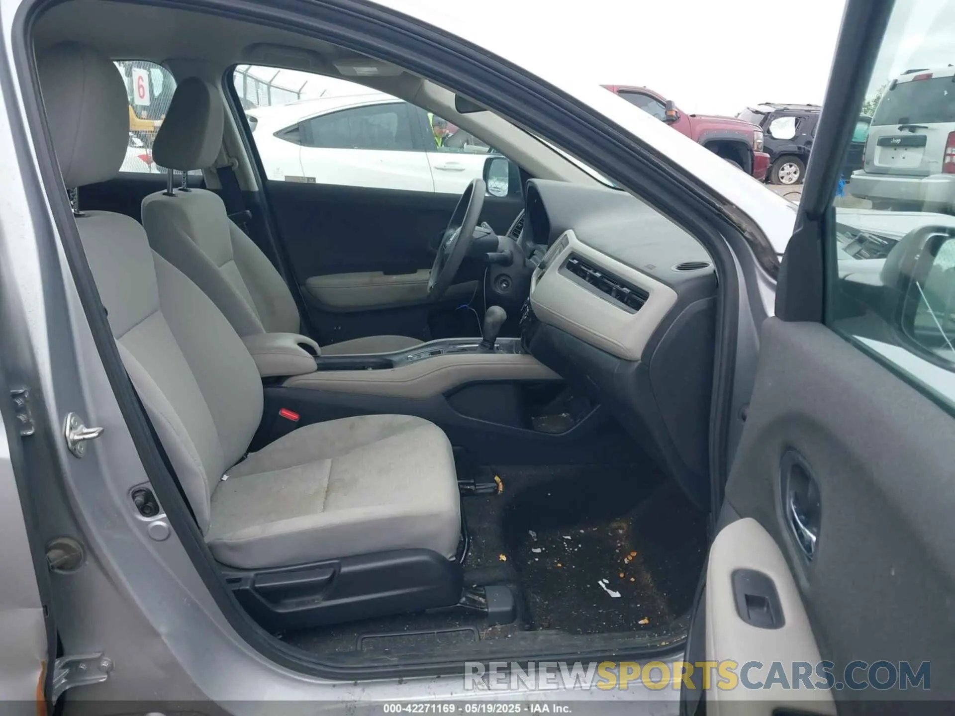5 Photograph of a damaged car 3CZRU6H31MM703150 HONDA HR-V 2021