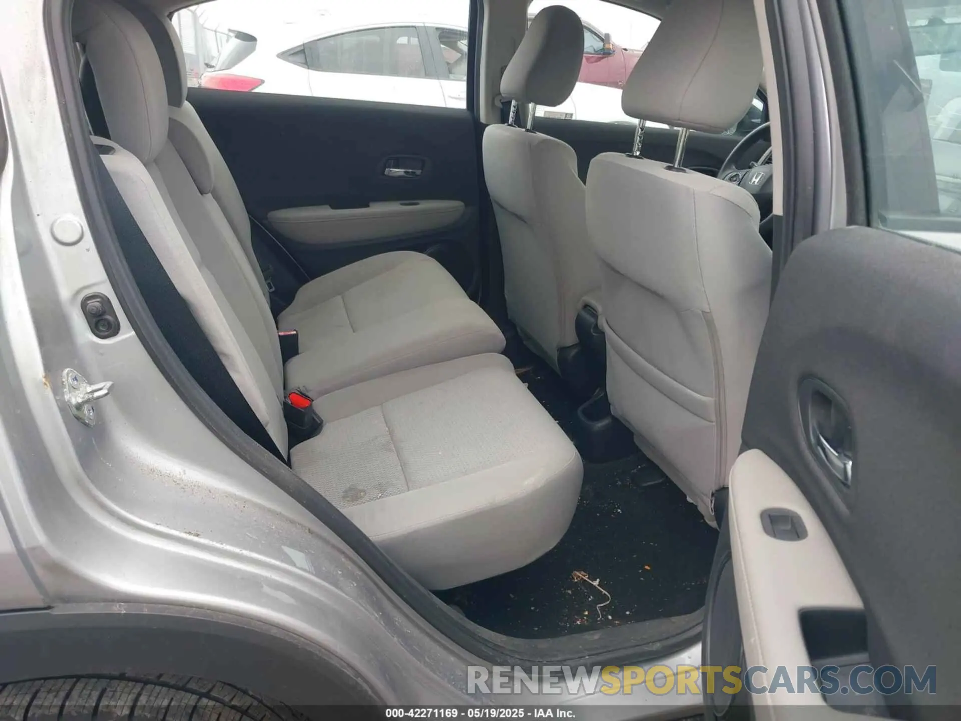 8 Photograph of a damaged car 3CZRU6H31MM703150 HONDA HR-V 2021