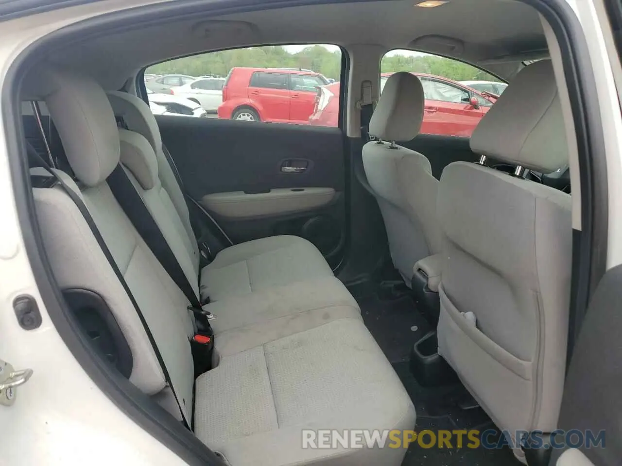 11 Photograph of a damaged car 3CZRU6H32MM709992 HONDA HR-V 2021