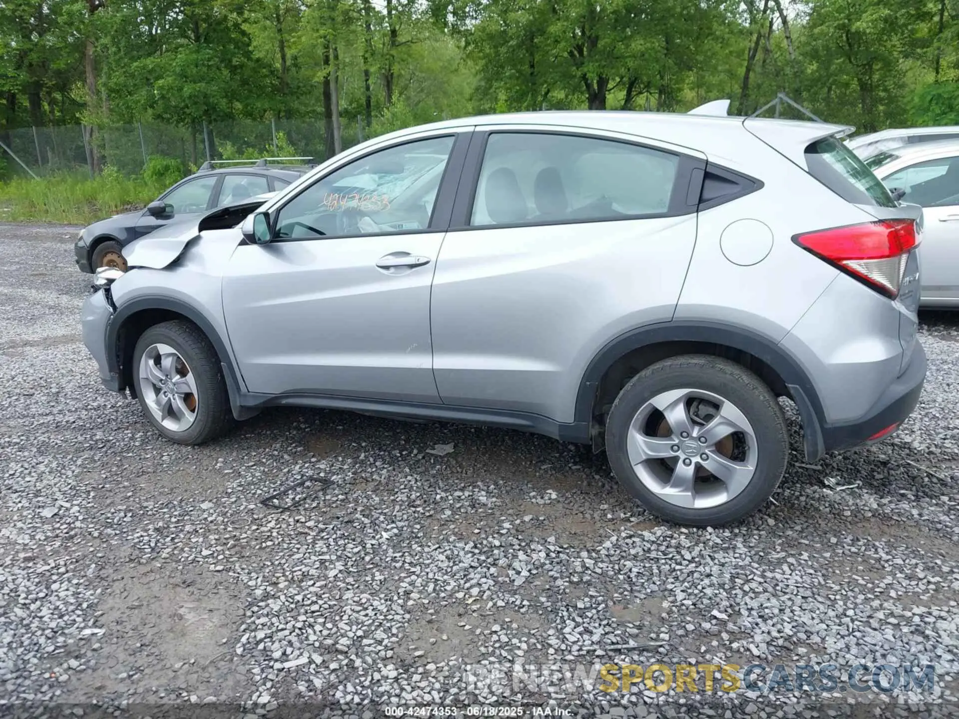14 Photograph of a damaged car 3CZRU6H32MM716117 HONDA HR-V 2021