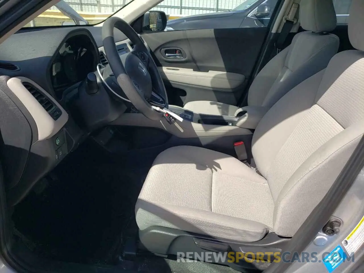 7 Photograph of a damaged car 3CZRU6H33MM726929 HONDA HR-V 2021