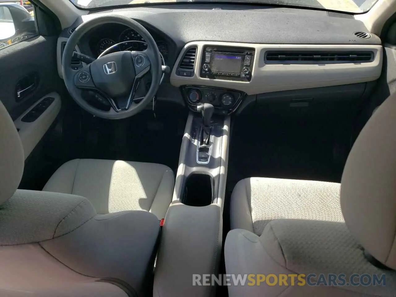 8 Photograph of a damaged car 3CZRU6H33MM726929 HONDA HR-V 2021