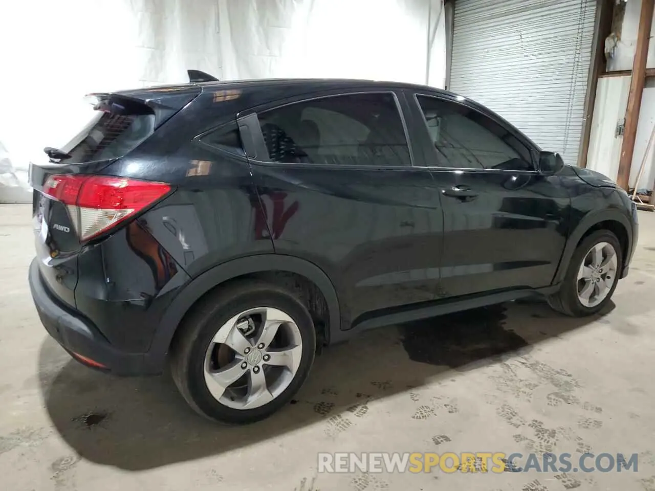 3 Photograph of a damaged car 3CZRU6H35MM712496 HONDA HR-V 2021