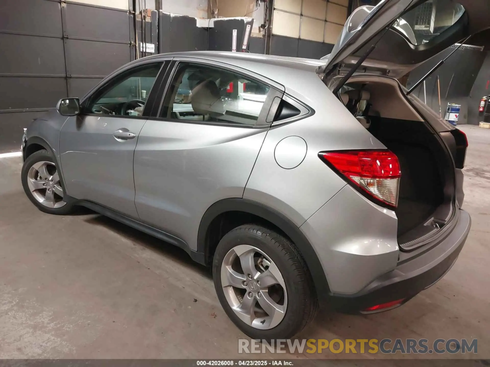 3 Photograph of a damaged car 3CZRU6H37MM718266 HONDA HR-V 2021