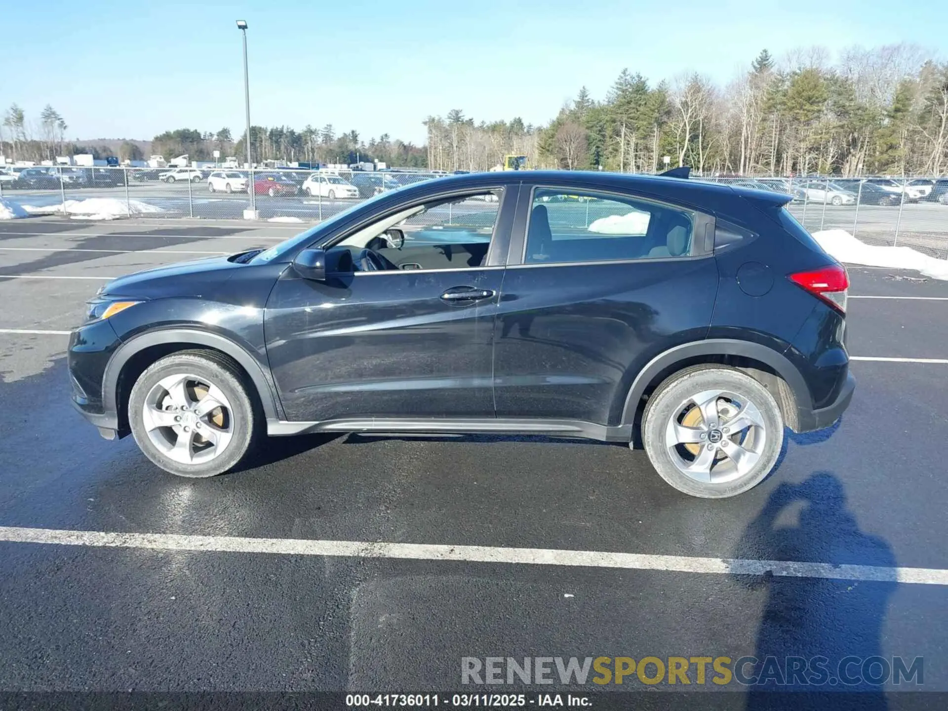14 Photograph of a damaged car 3CZRU6H37MM738839 HONDA HR-V 2021