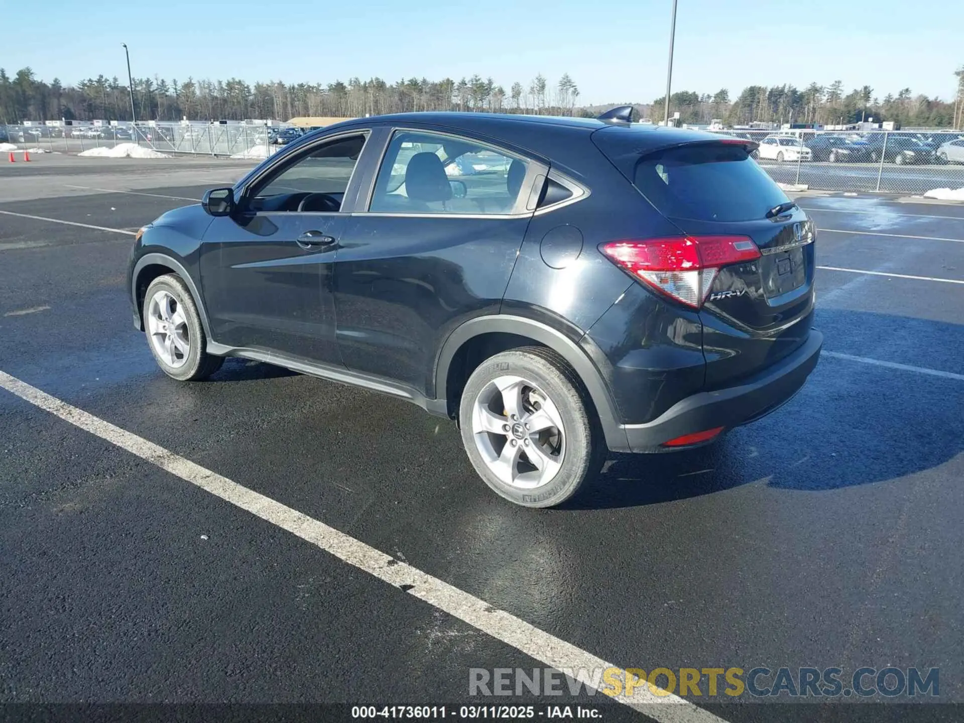 3 Photograph of a damaged car 3CZRU6H37MM738839 HONDA HR-V 2021