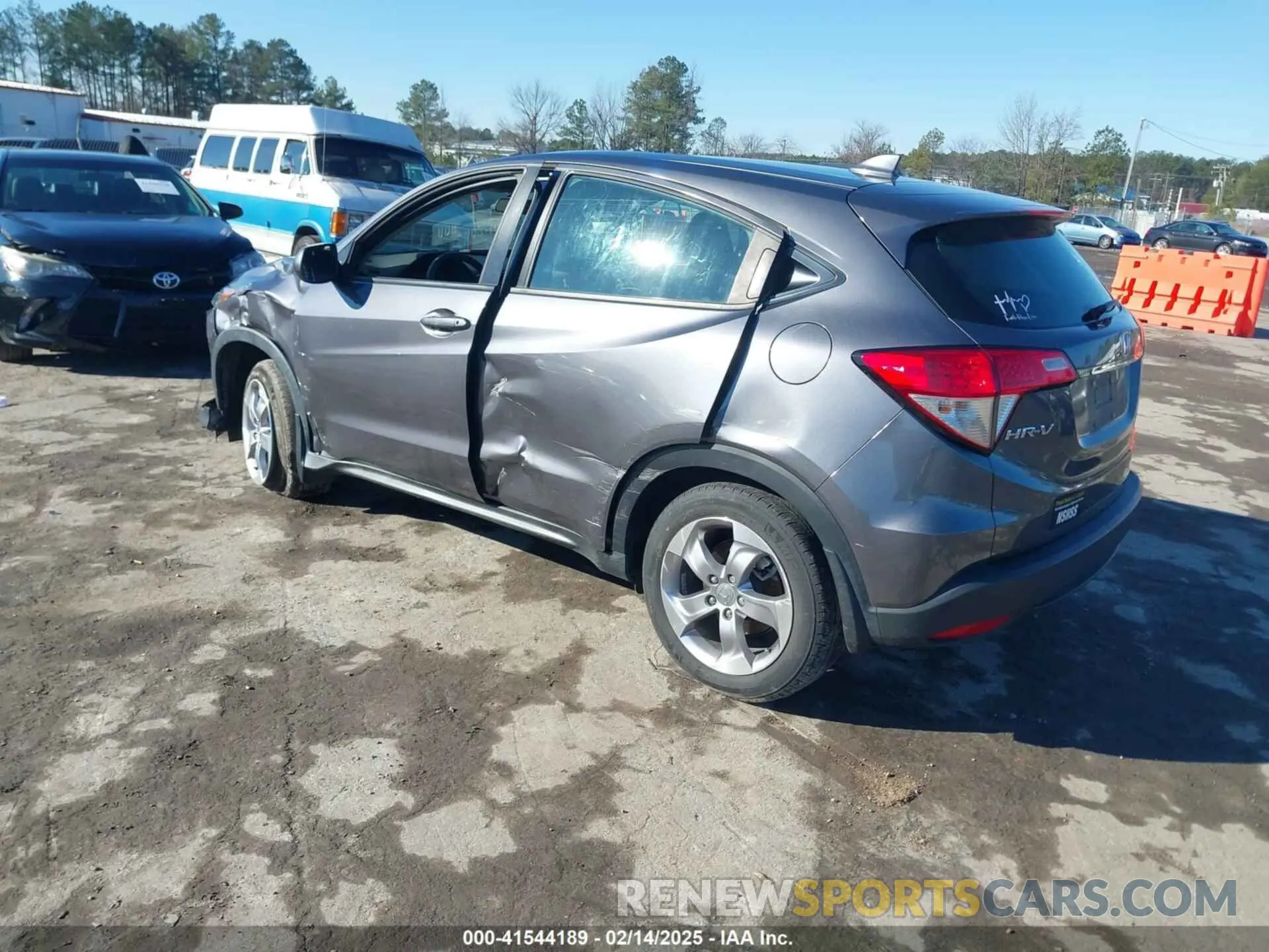 3 Фотография поврежденного автомобиля 3CZRU6H37MM743555 HONDA HR-V 2021