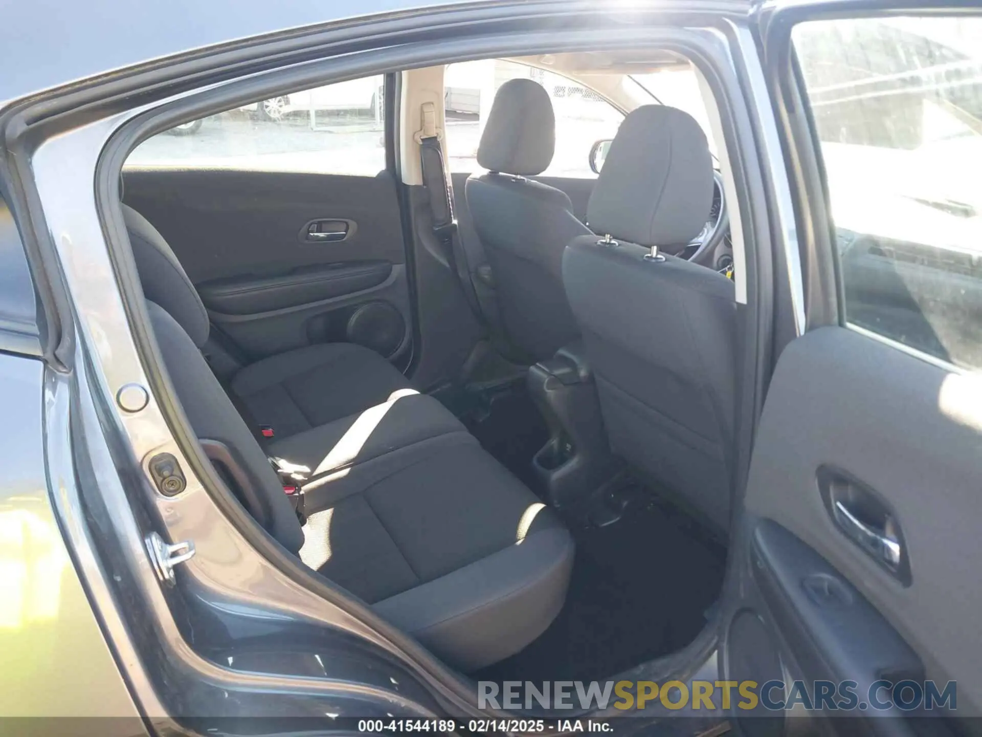 8 Фотография поврежденного автомобиля 3CZRU6H37MM743555 HONDA HR-V 2021