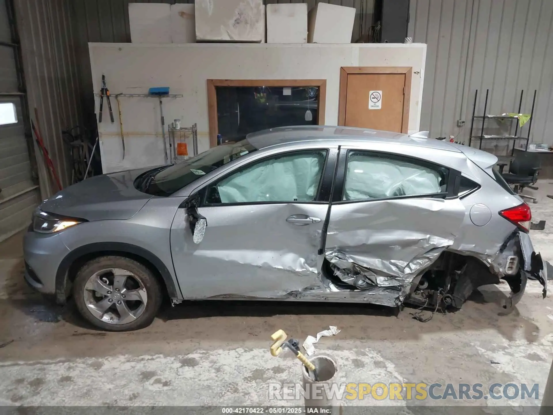 14 Photograph of a damaged car 3CZRU6H3XMM708864 HONDA HR-V 2021