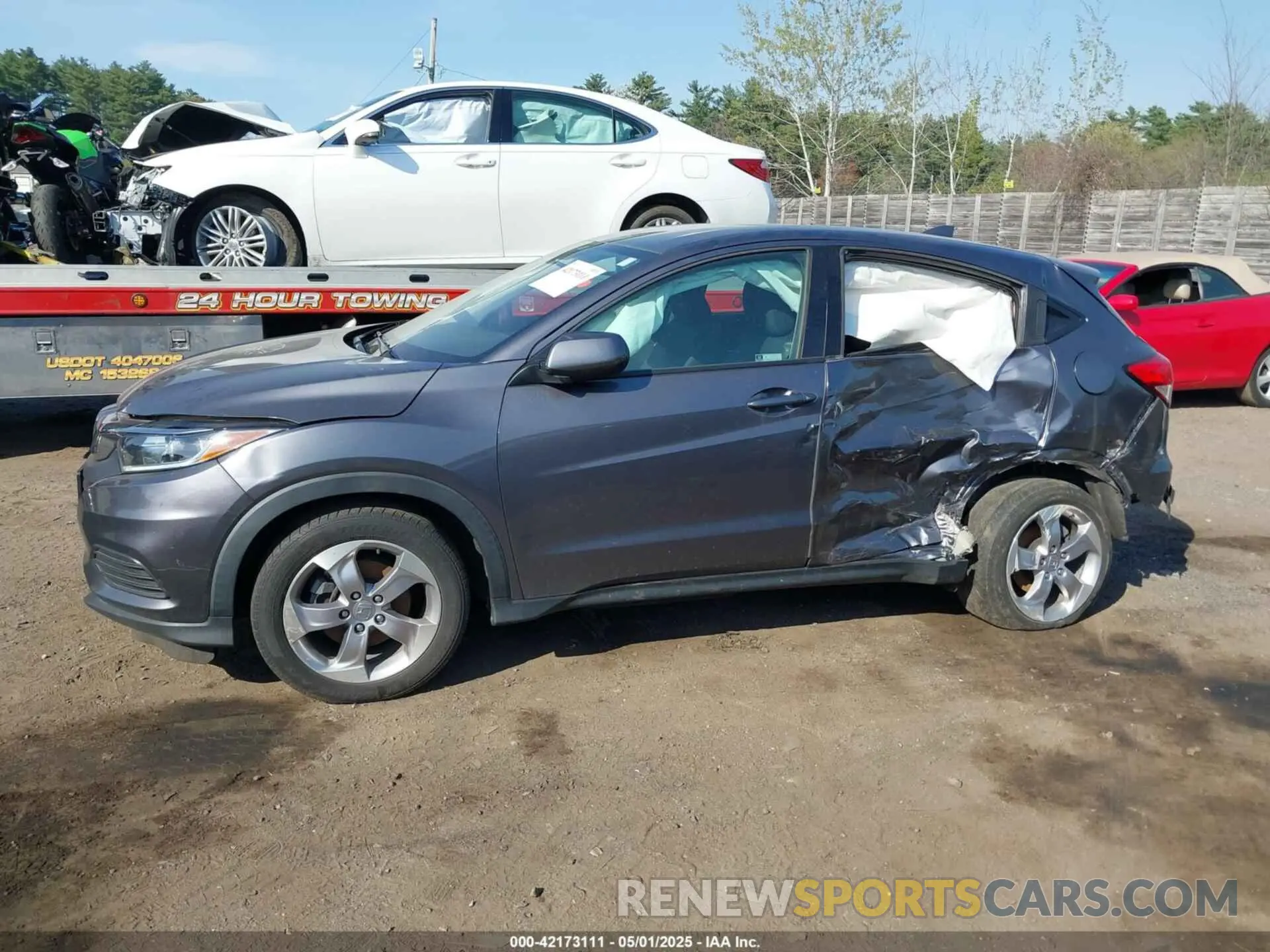 14 Photograph of a damaged car 3CZRU6H3XMM755358 HONDA HR-V 2021