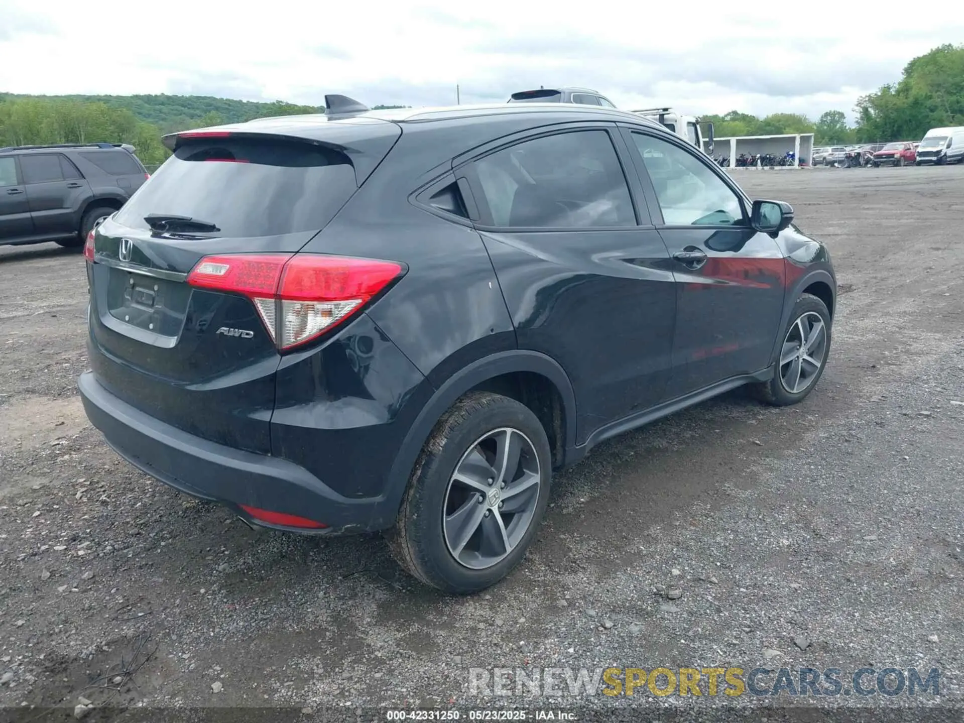 4 Photograph of a damaged car 3CZRU6H51MM709824 HONDA HR-V 2021
