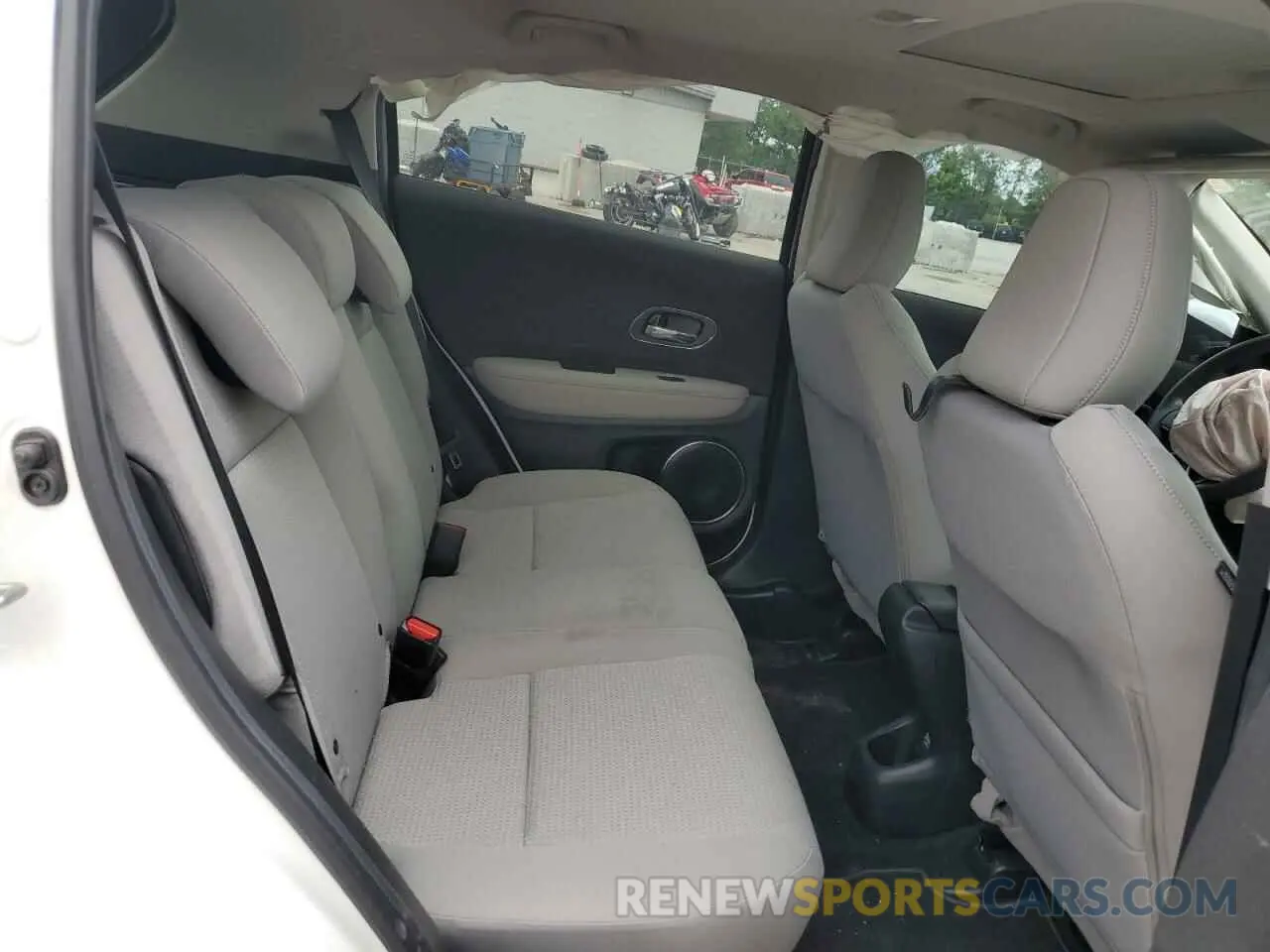 11 Photograph of a damaged car 3CZRU6H53MM740783 HONDA HR-V 2021