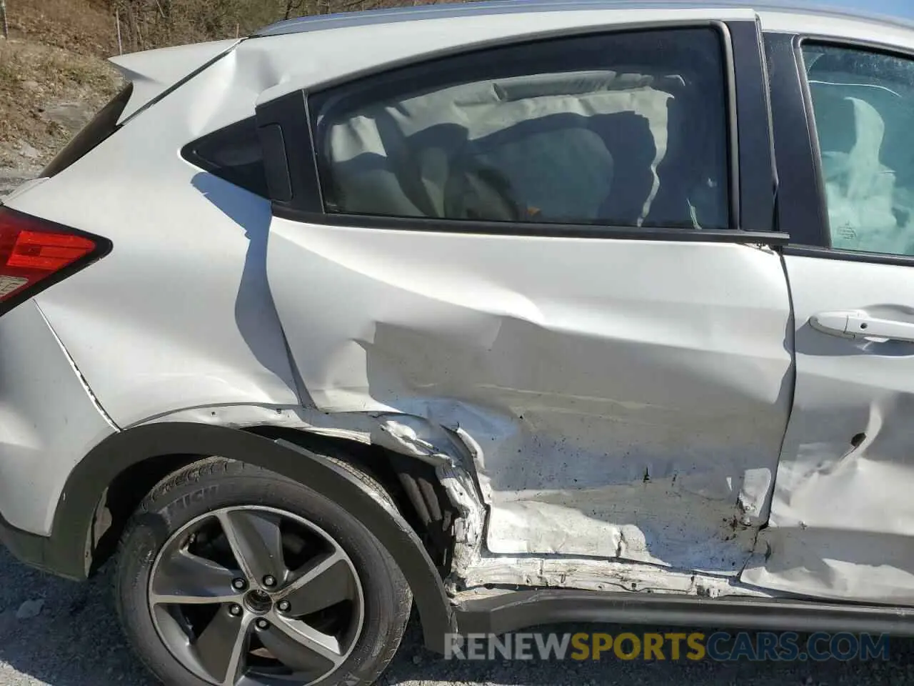 11 Photograph of a damaged car 3CZRU6H53MM749094 HONDA HR-V 2021