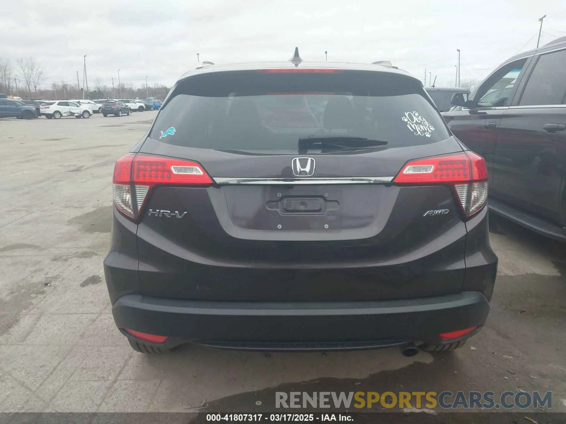 17 Photograph of a damaged car 3CZRU6H54MM726181 HONDA HR-V 2021