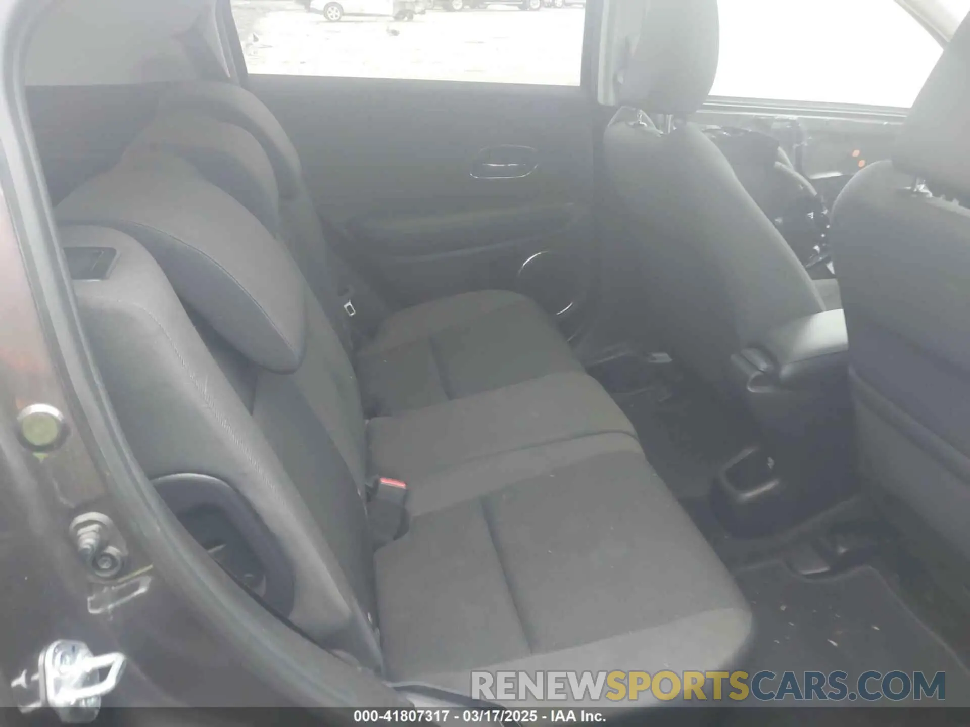 8 Photograph of a damaged car 3CZRU6H54MM726181 HONDA HR-V 2021