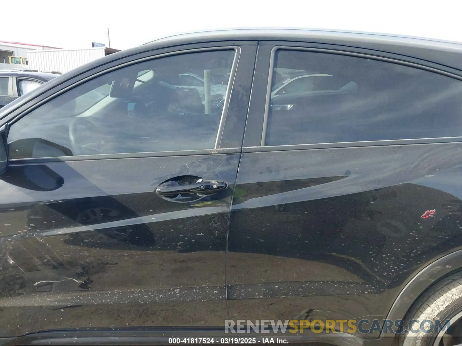 14 Photograph of a damaged car 3CZRU6H56MM751924 HONDA HR-V 2021