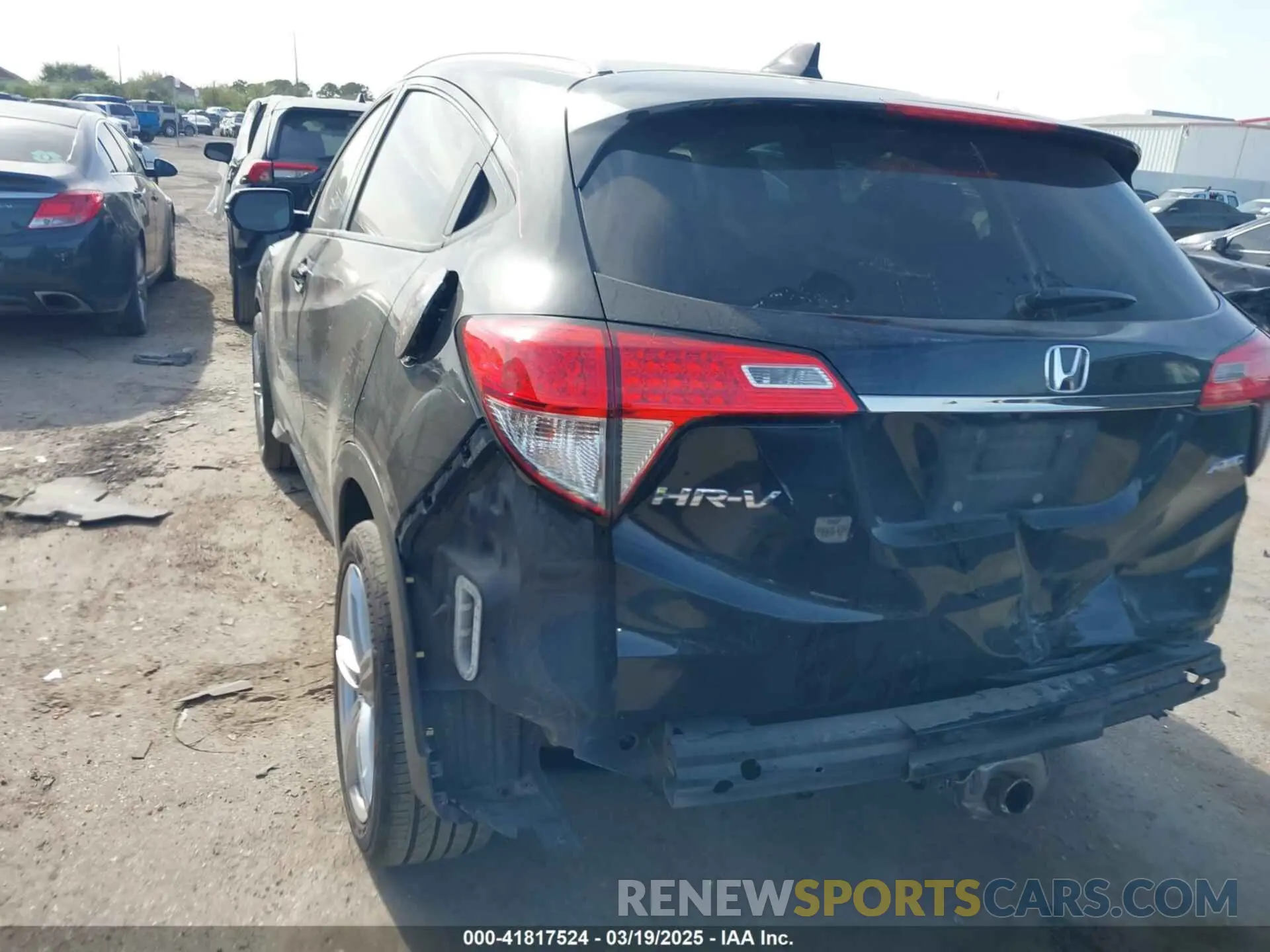 3 Photograph of a damaged car 3CZRU6H56MM751924 HONDA HR-V 2021