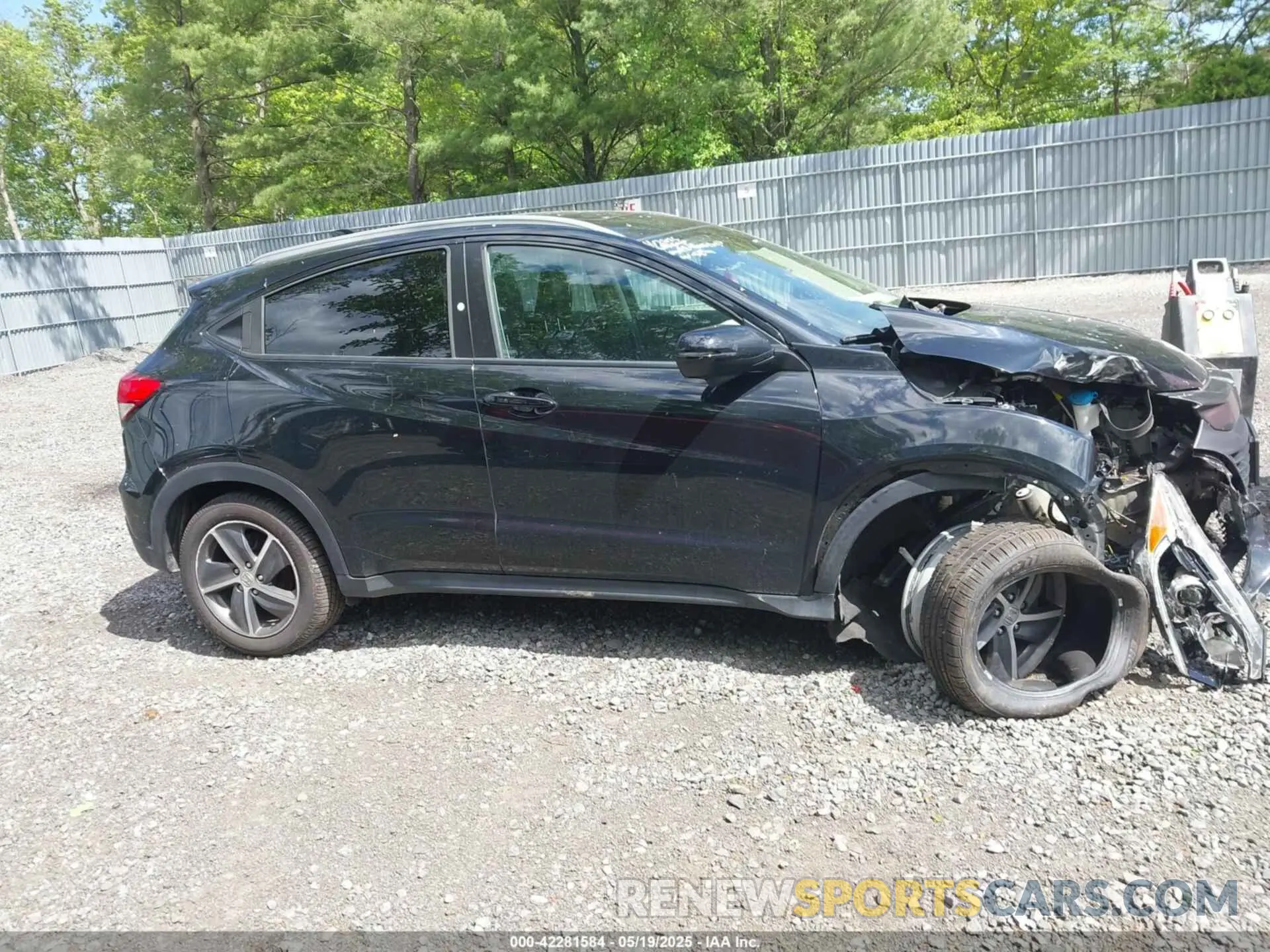 13 Photograph of a damaged car 3CZRU6H58MM735224 HONDA HR-V 2021