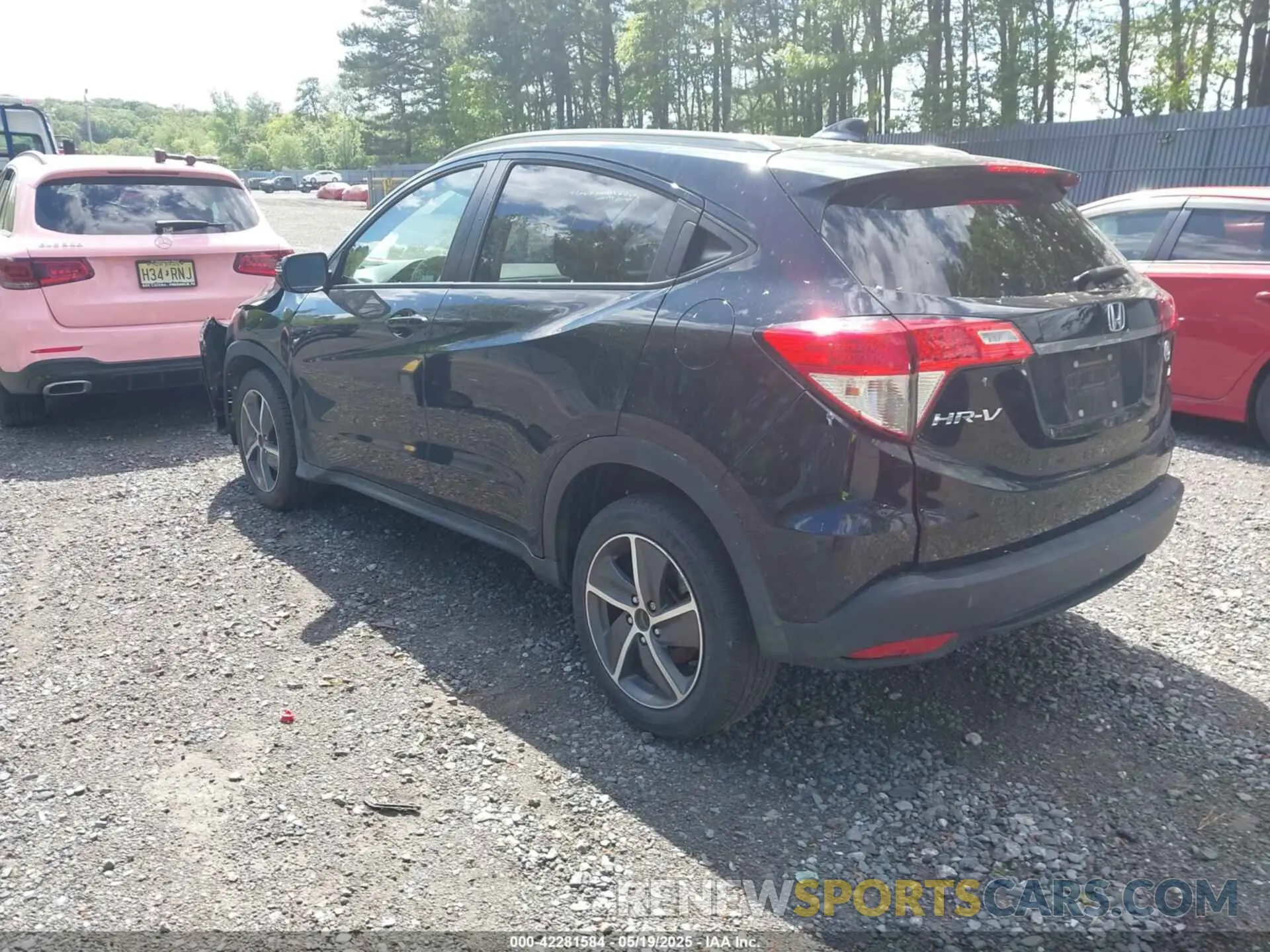 3 Photograph of a damaged car 3CZRU6H58MM735224 HONDA HR-V 2021