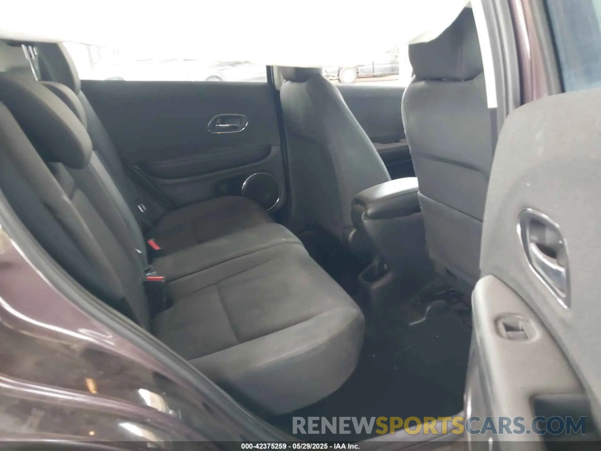 8 Photograph of a damaged car 3CZRU6H59MM749794 HONDA HR-V 2021