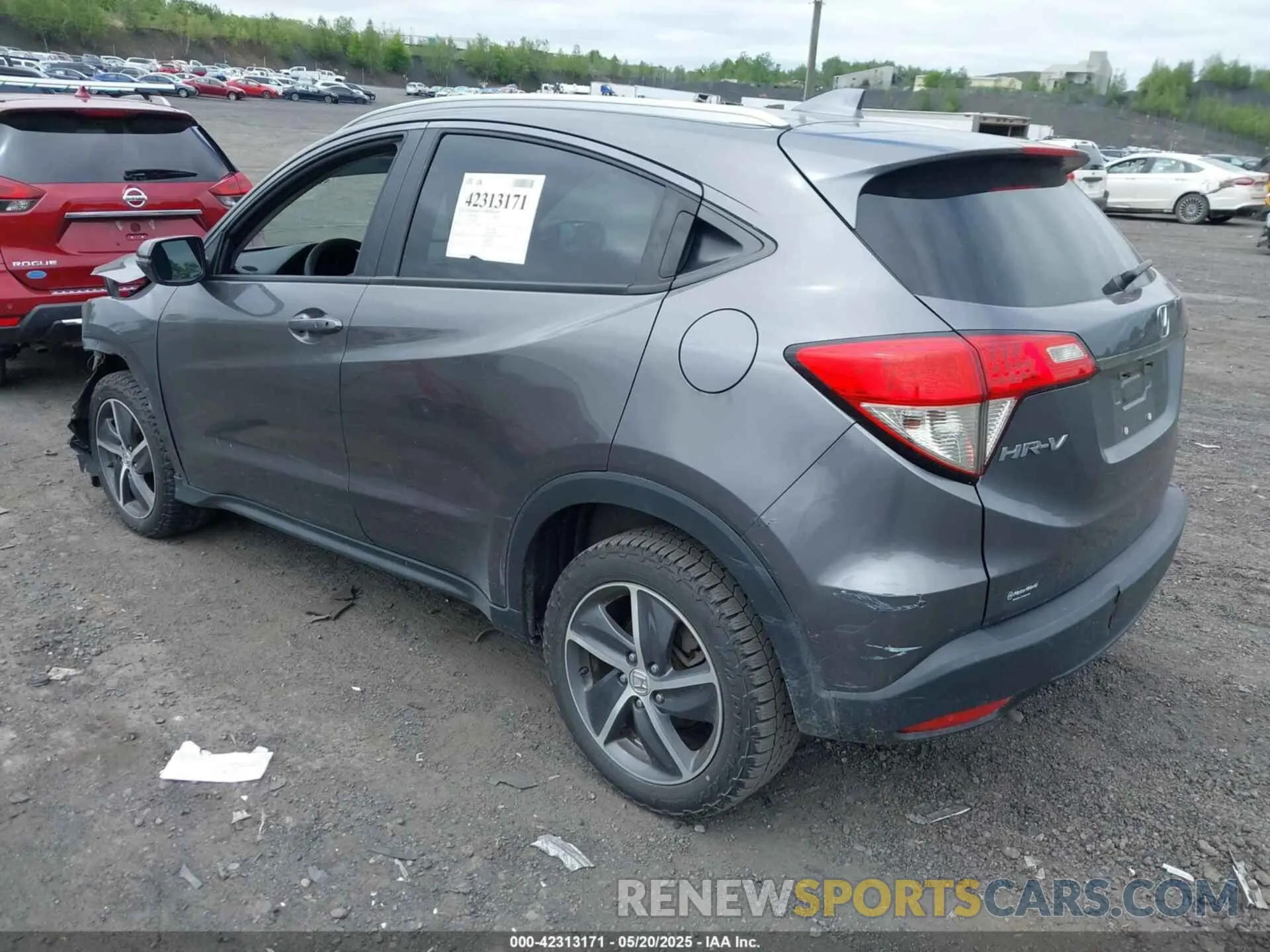 3 Photograph of a damaged car 3CZRU6H5XMM700605 HONDA HR-V 2021