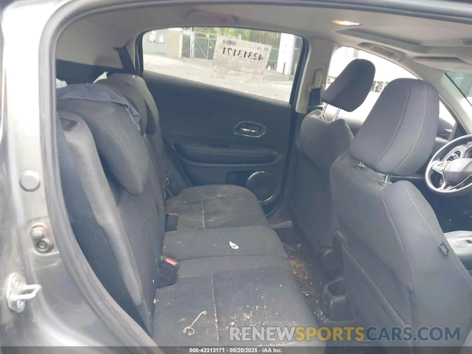8 Photograph of a damaged car 3CZRU6H5XMM700605 HONDA HR-V 2021