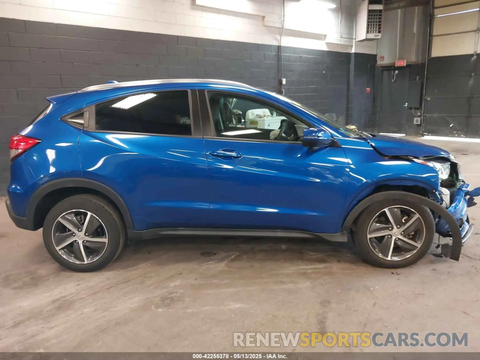 13 Photograph of a damaged car 3CZRU6H5XMM720692 HONDA HR-V 2021