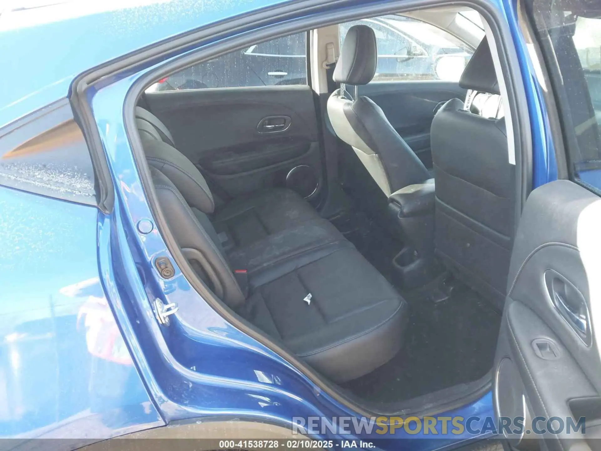 8 Photograph of a damaged car 3CZRU6H71MM739908 HONDA HR-V 2021
