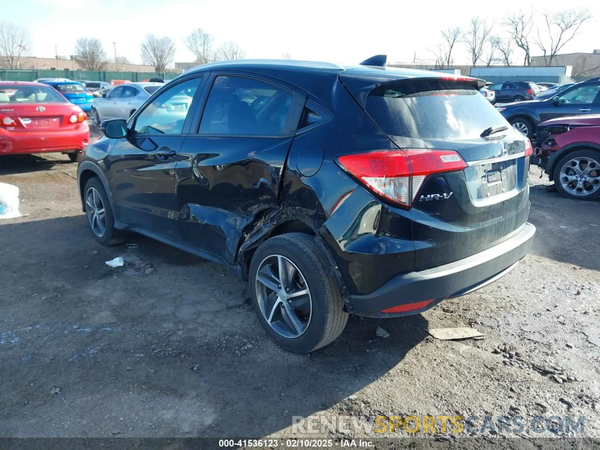 3 Фотография поврежденного автомобиля 3CZRU6H77MM716505 HONDA HR-V 2021