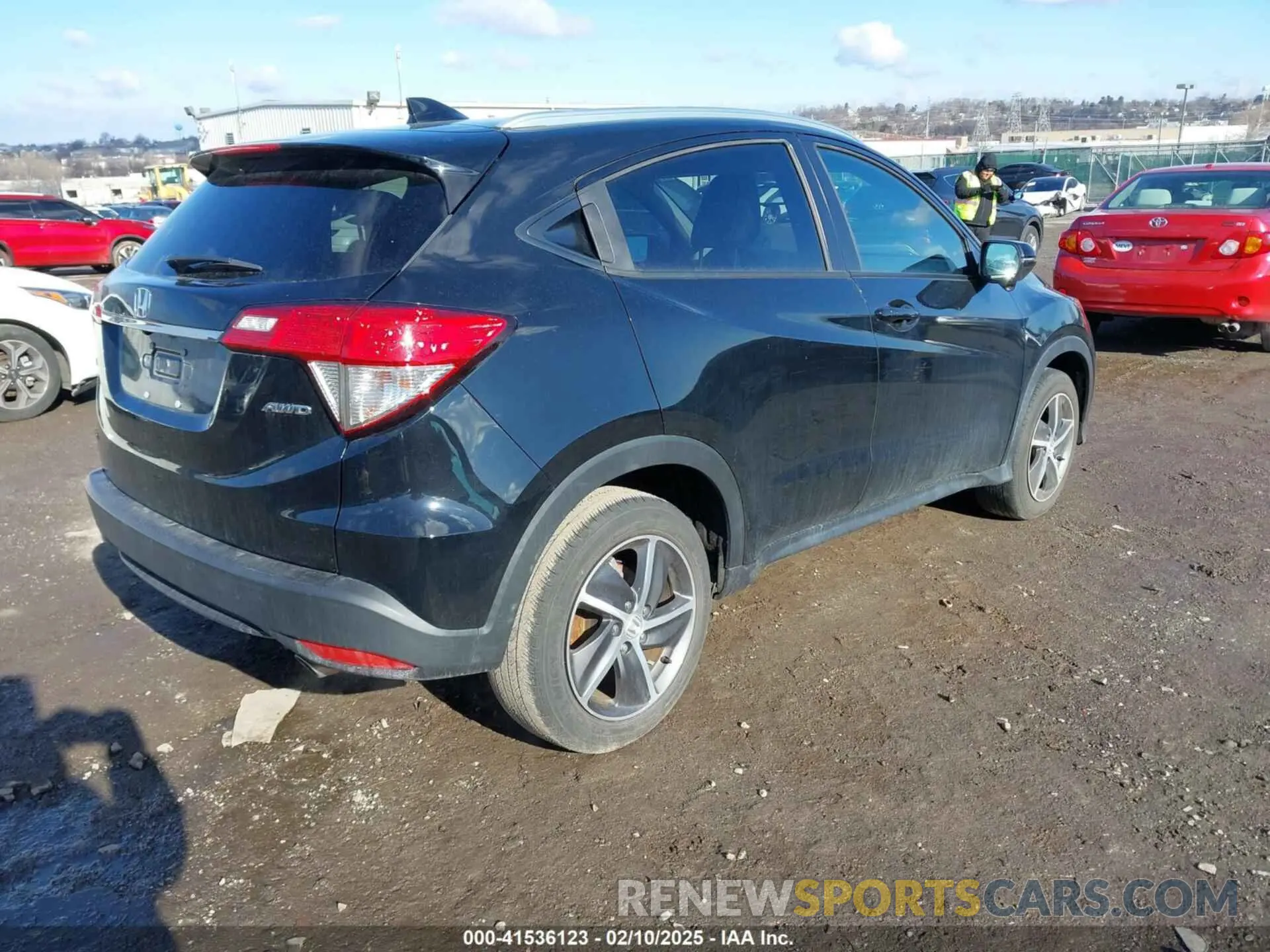 4 Фотография поврежденного автомобиля 3CZRU6H77MM716505 HONDA HR-V 2021