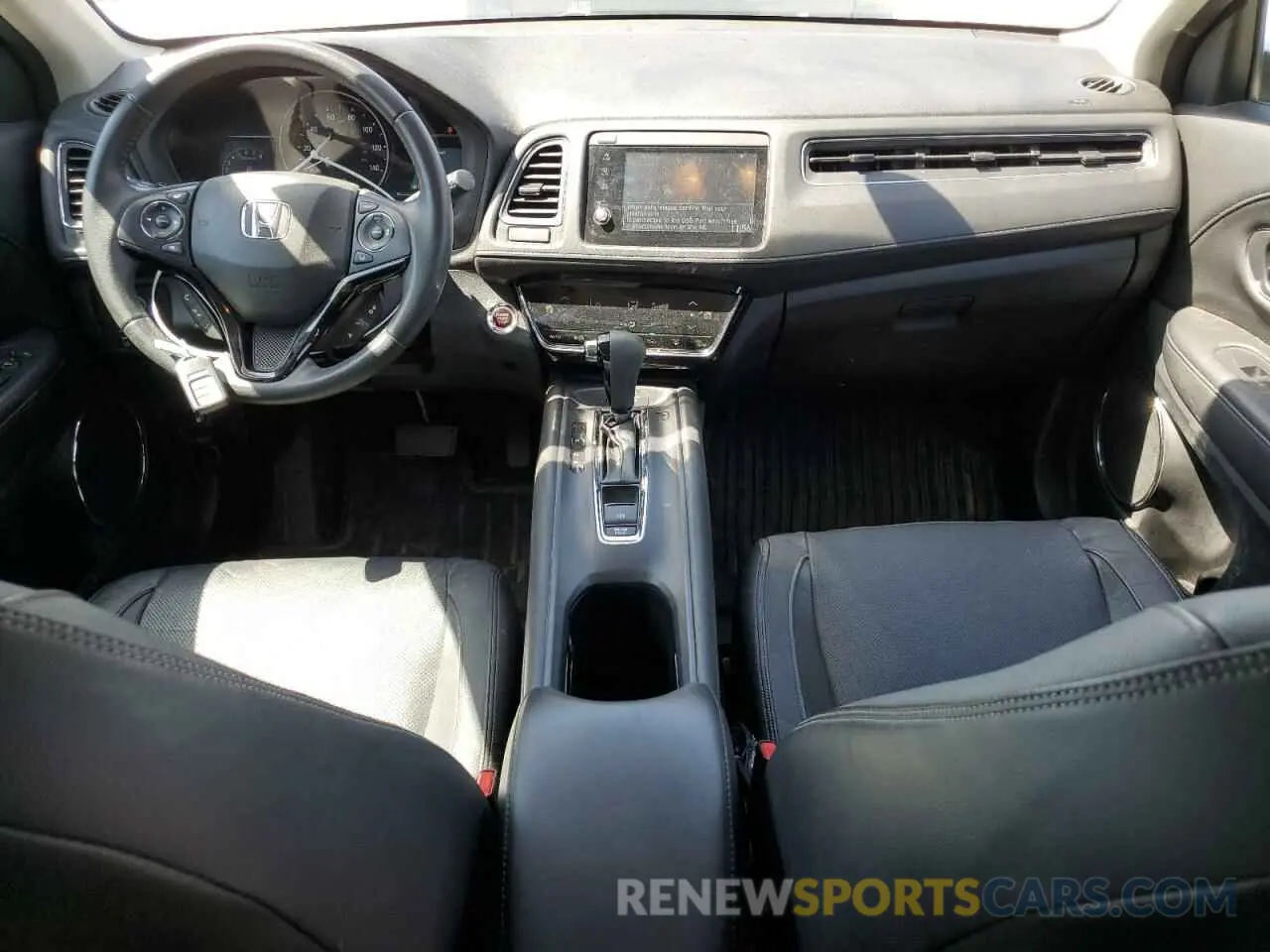 8 Photograph of a damaged car 3CZRU6H79MM703481 HONDA HR-V 2021