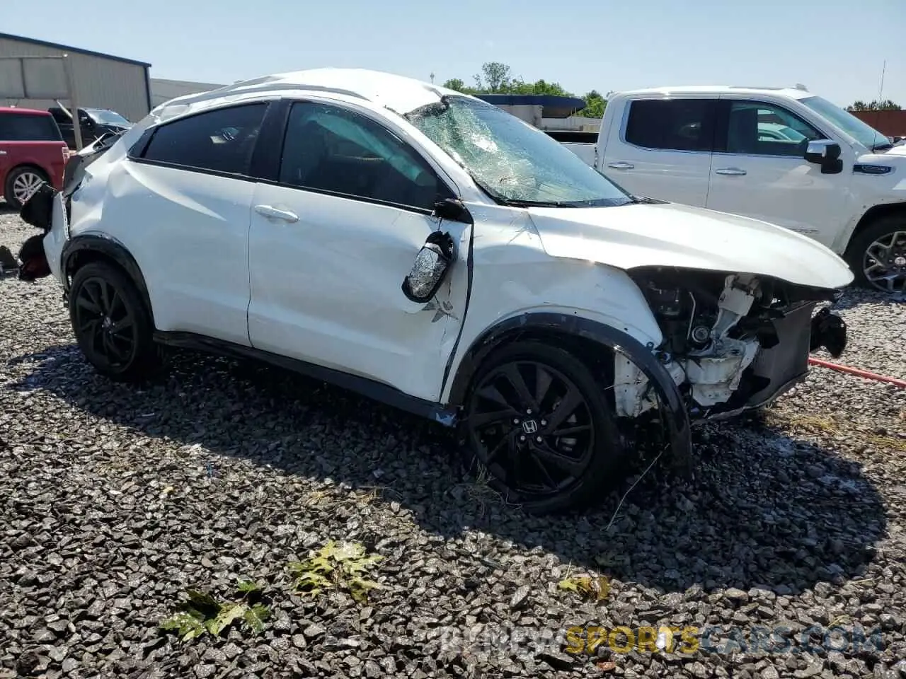 4 Photograph of a damaged car 3CZRU5H11NM701103 HONDA HR-V 2022