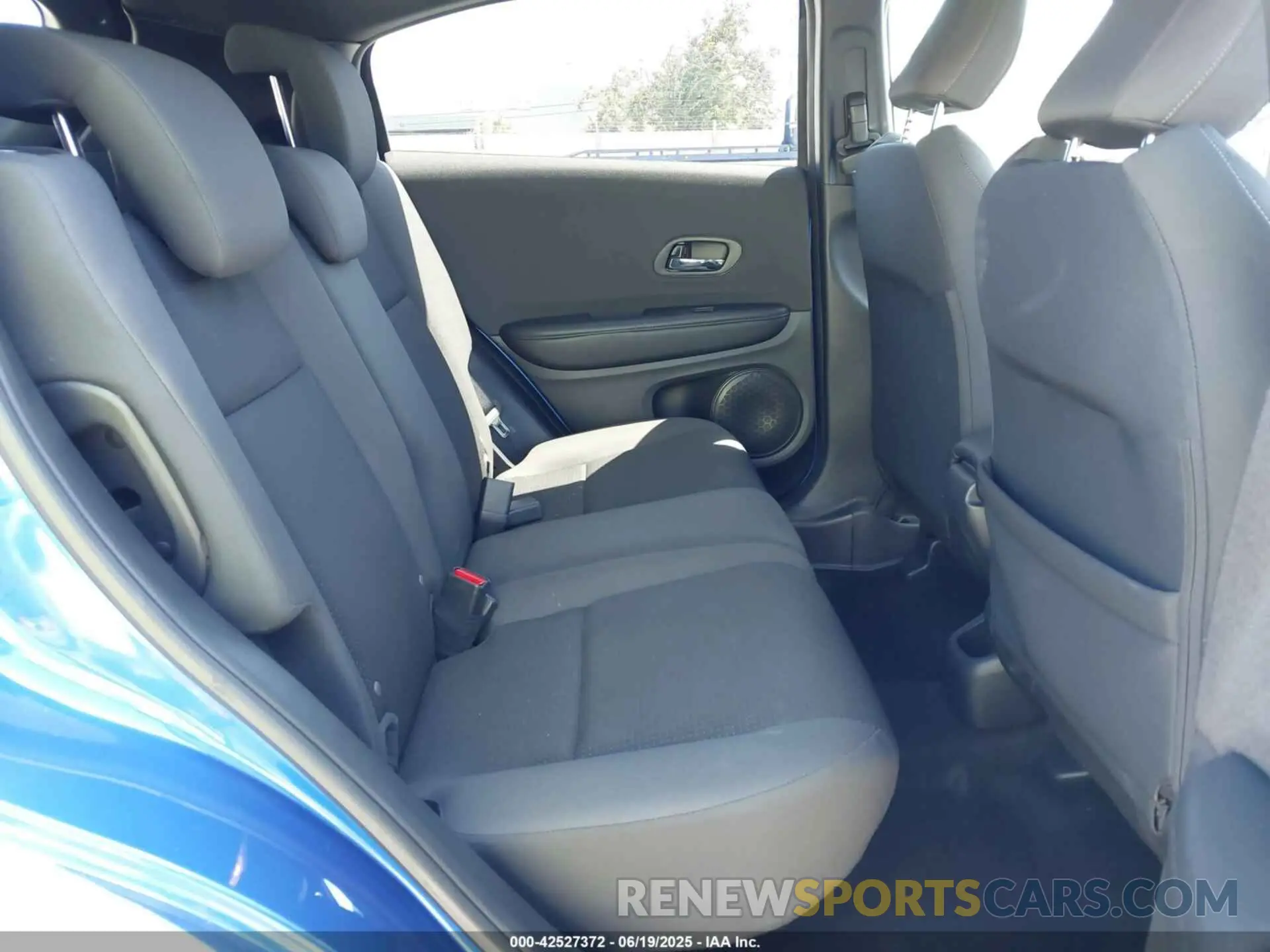 8 Photograph of a damaged car 3CZRU5H15NM706580 HONDA HR-V 2022