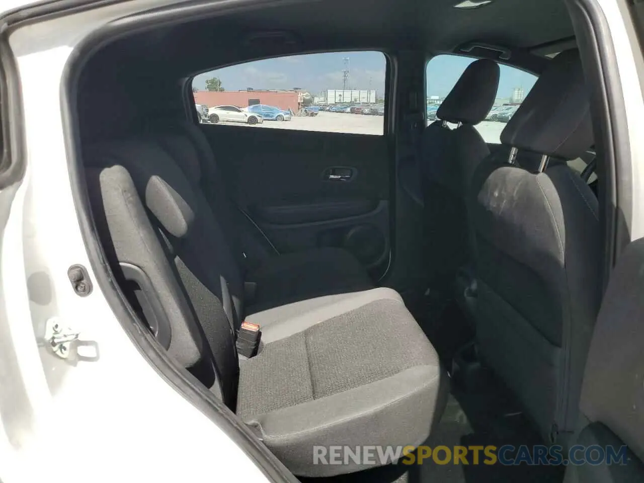 10 Photograph of a damaged car 3CZRU5H16NM730421 HONDA HR-V 2022