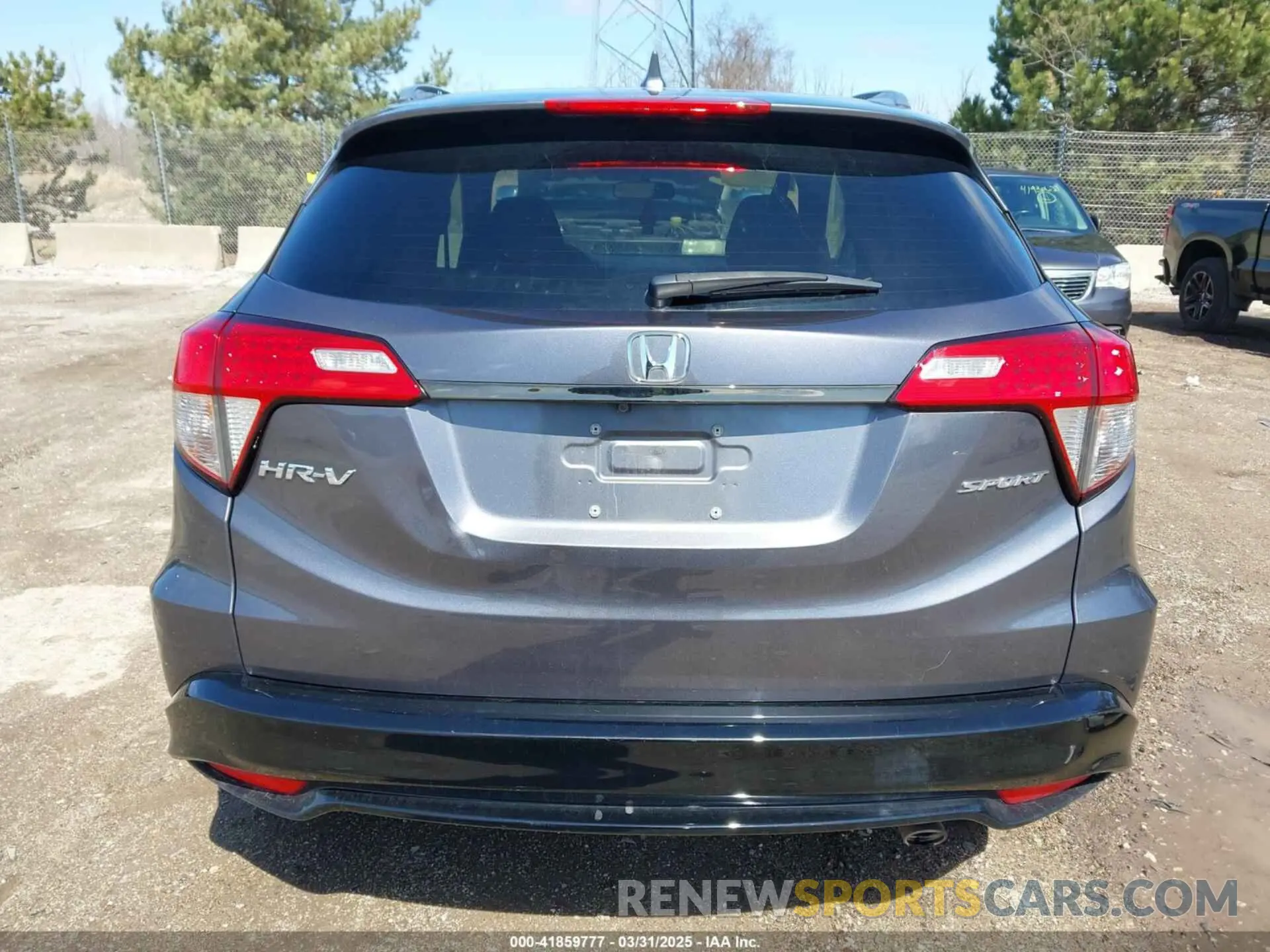 17 Photograph of a damaged car 3CZRU5H16NM730693 HONDA HR-V 2022