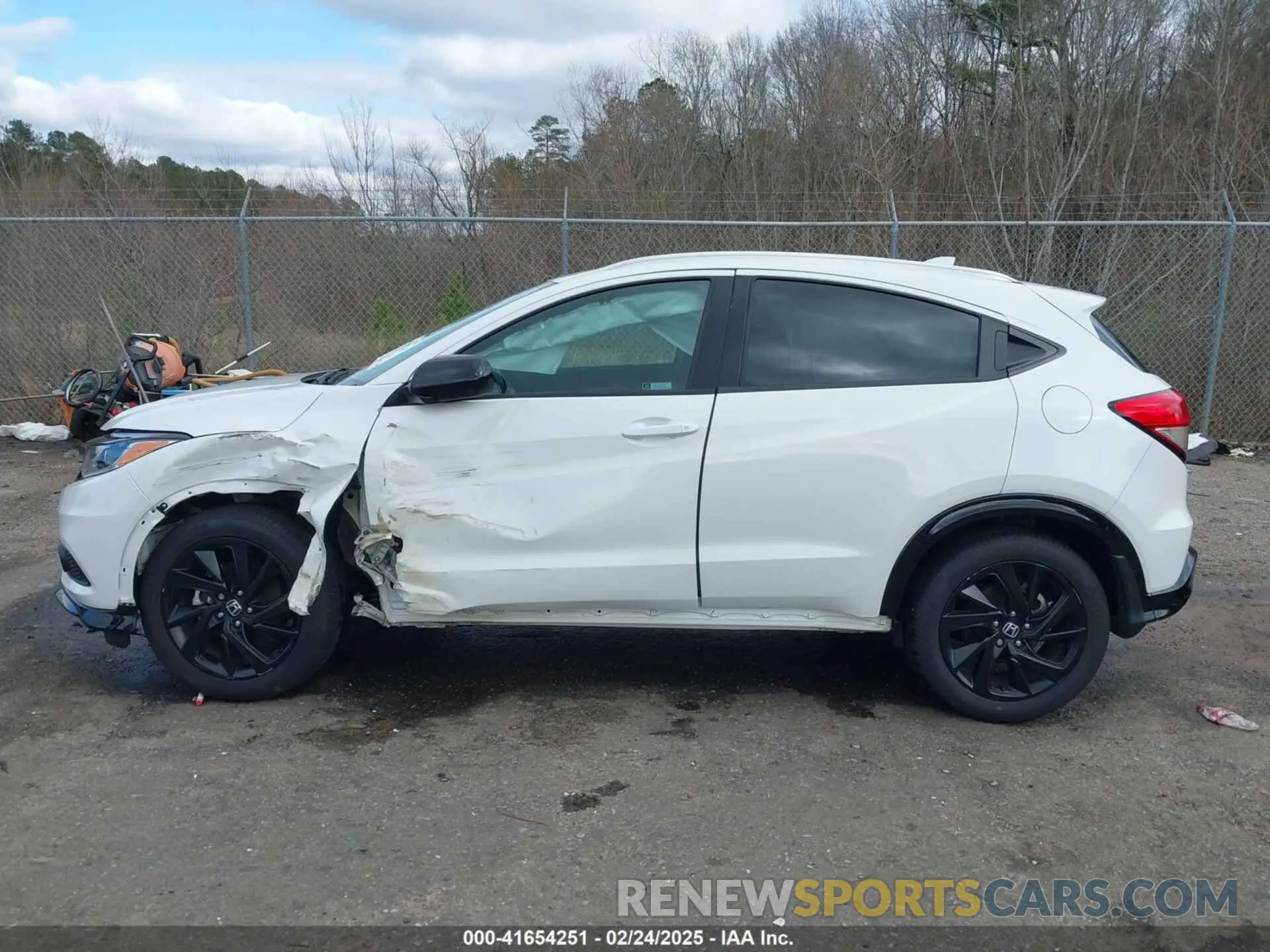 15 Photograph of a damaged car 3CZRU5H16NM742181 HONDA HR-V 2022