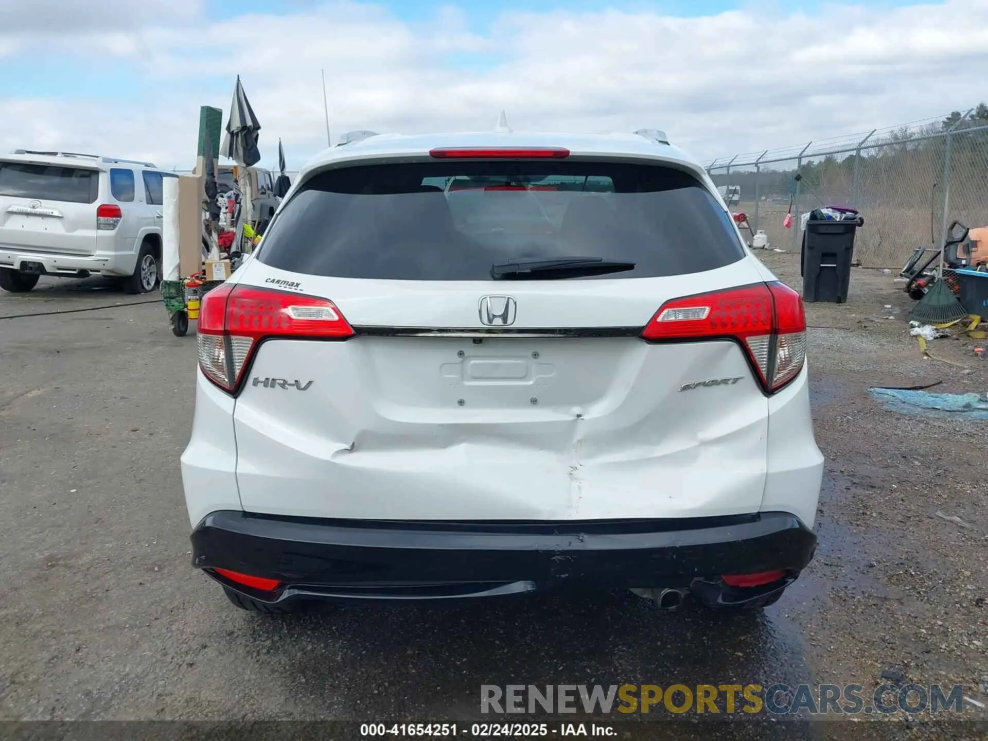 17 Photograph of a damaged car 3CZRU5H16NM742181 HONDA HR-V 2022
