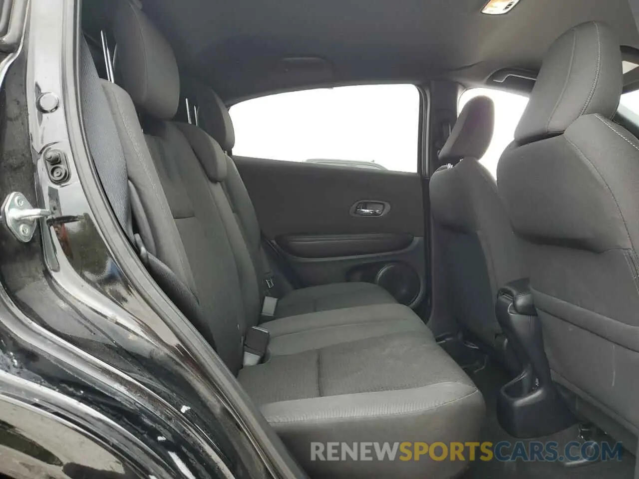 11 Photograph of a damaged car 3CZRU5H17NM734753 HONDA HR-V 2022