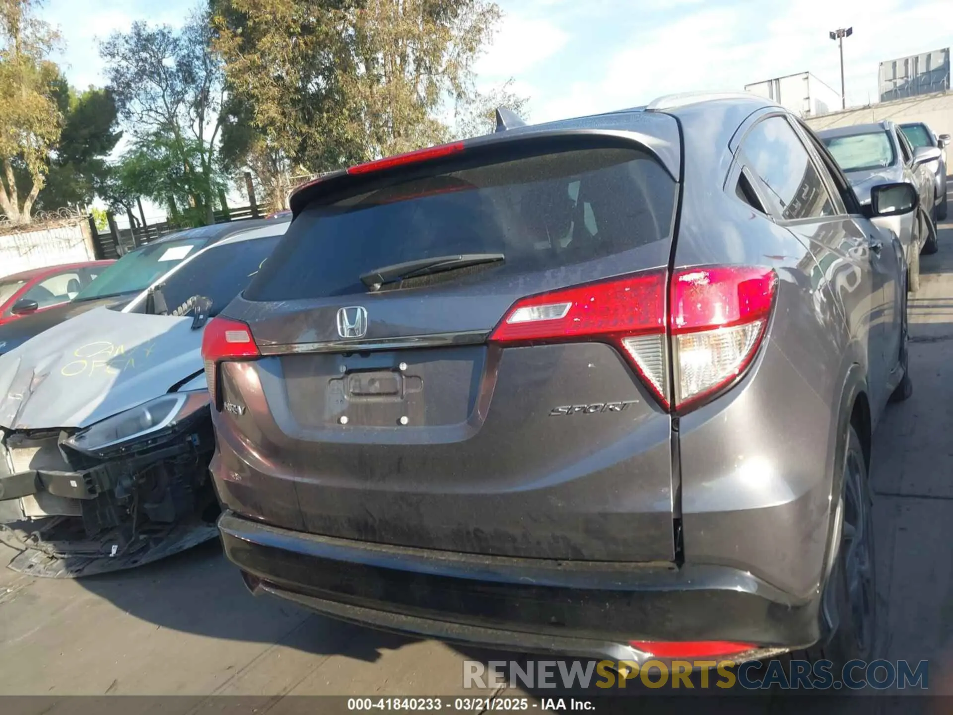 16 Photograph of a damaged car 3CZRU5H19NM701611 HONDA HR-V 2022