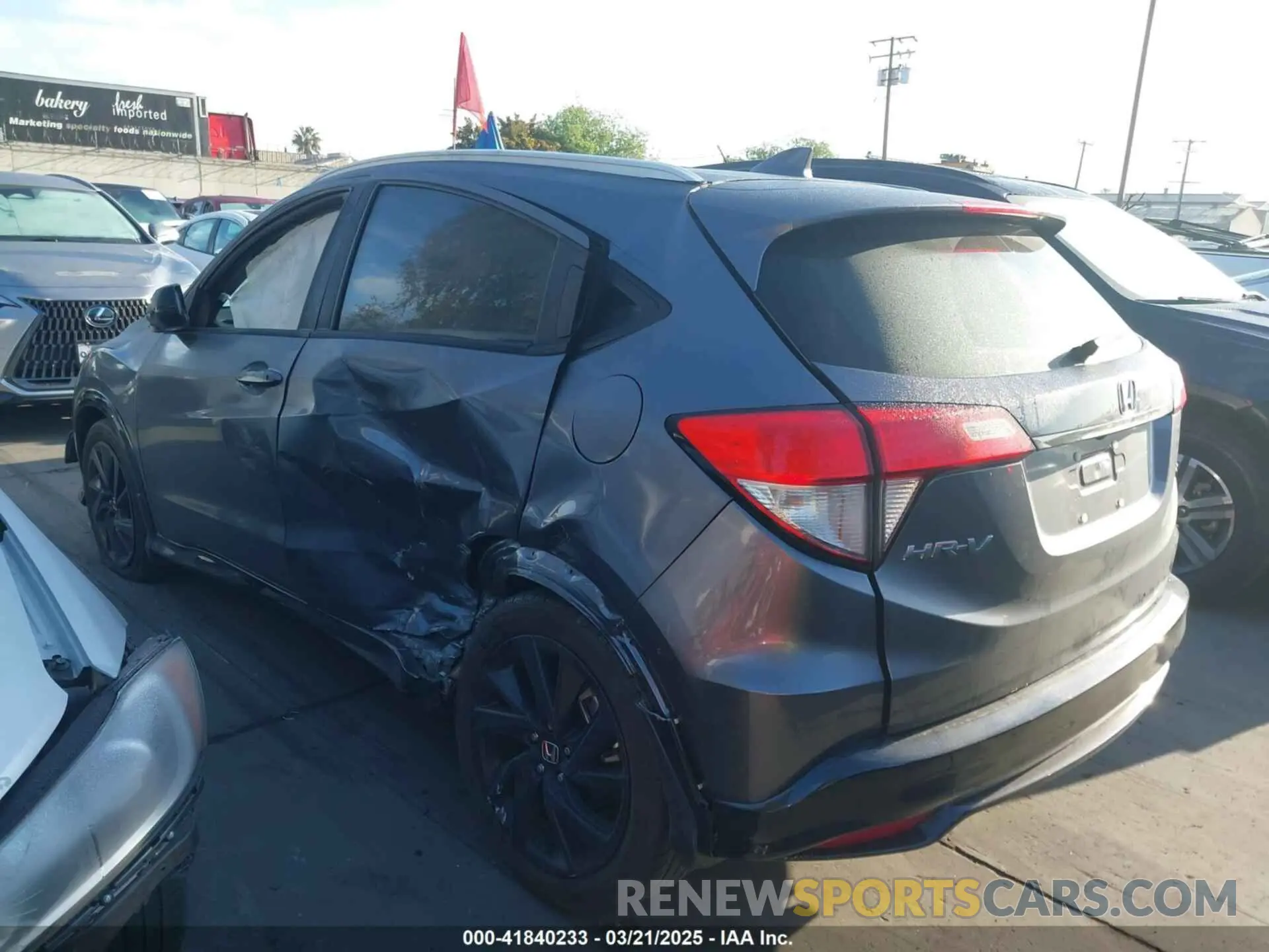 3 Photograph of a damaged car 3CZRU5H19NM701611 HONDA HR-V 2022