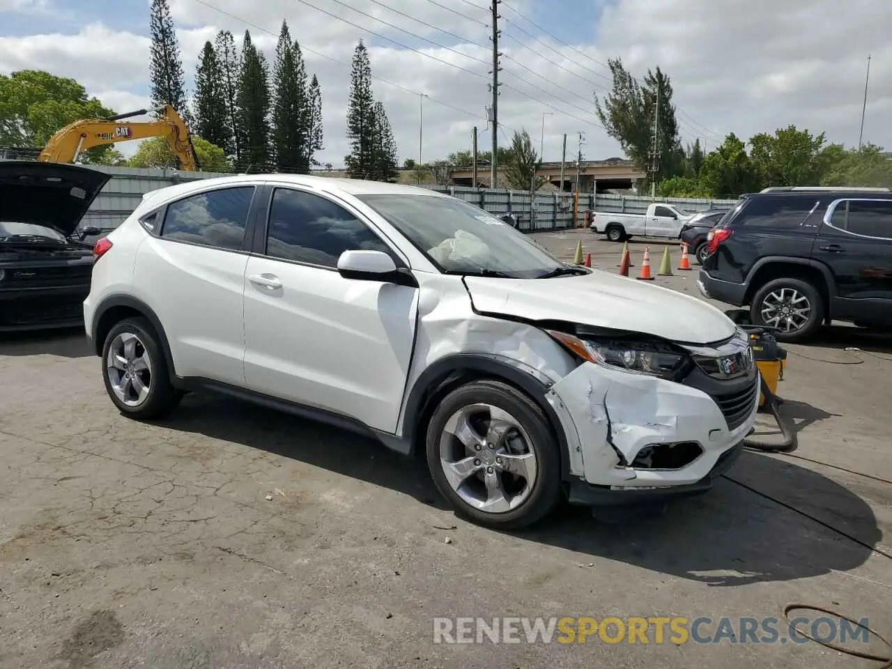 4 Photograph of a damaged car 3CZRU5H30NM721778 HONDA HR-V 2022